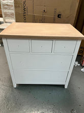 Load image into Gallery viewer, CHESTER PURE WHITE
5 Drawer Chest Quality Furniture Clearance Ltd