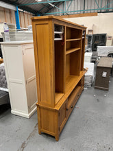 Load image into Gallery viewer, Oakland Rustic Oak TV and Media Storage Unit Quality Furniture Clearance Ltd