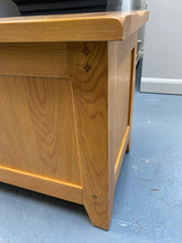 Load image into Gallery viewer, Oak Wide Blanket Box furniture delivered