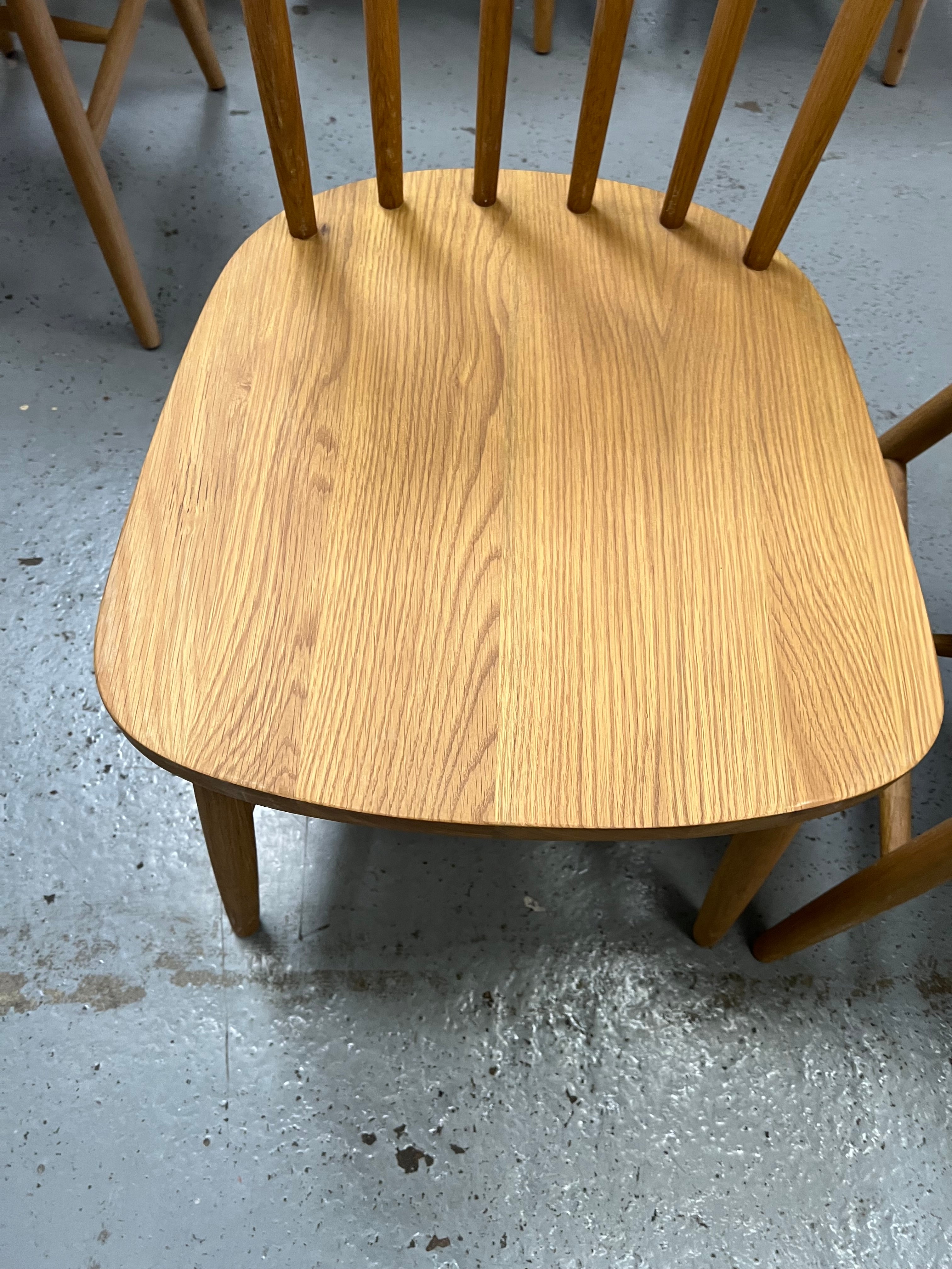 Set of 2 ELKSTONE MELLOW OAK
Spindleback Dining Chairs Quality Furniture Clearance Ltd