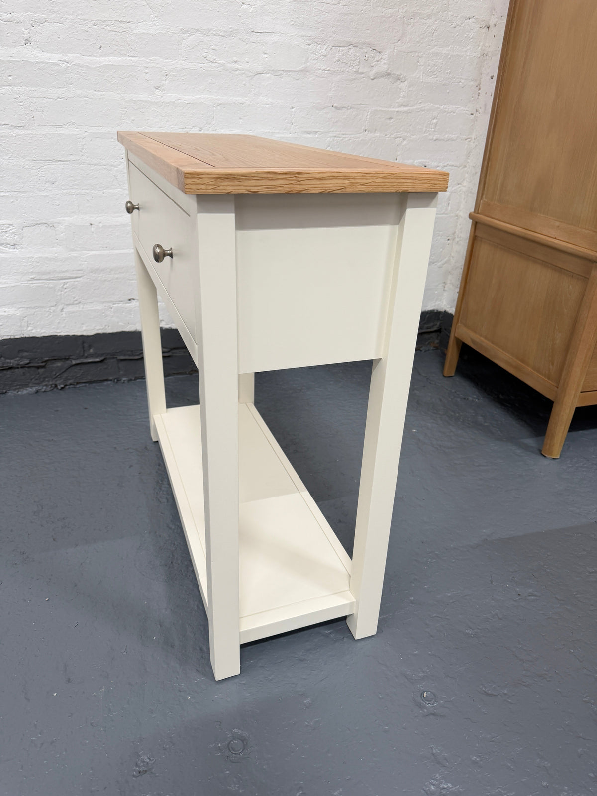 SIMPLY COTSWOLD CLASSIC CREAM
Console Table Quality Furniture Clearance Ltd