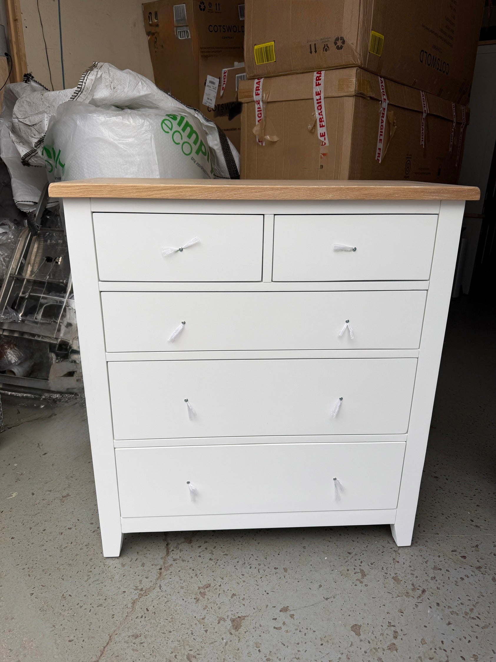 CHESTER PURE WHITE
5 Drawer Chest Quality Furniture Clearance Ltd