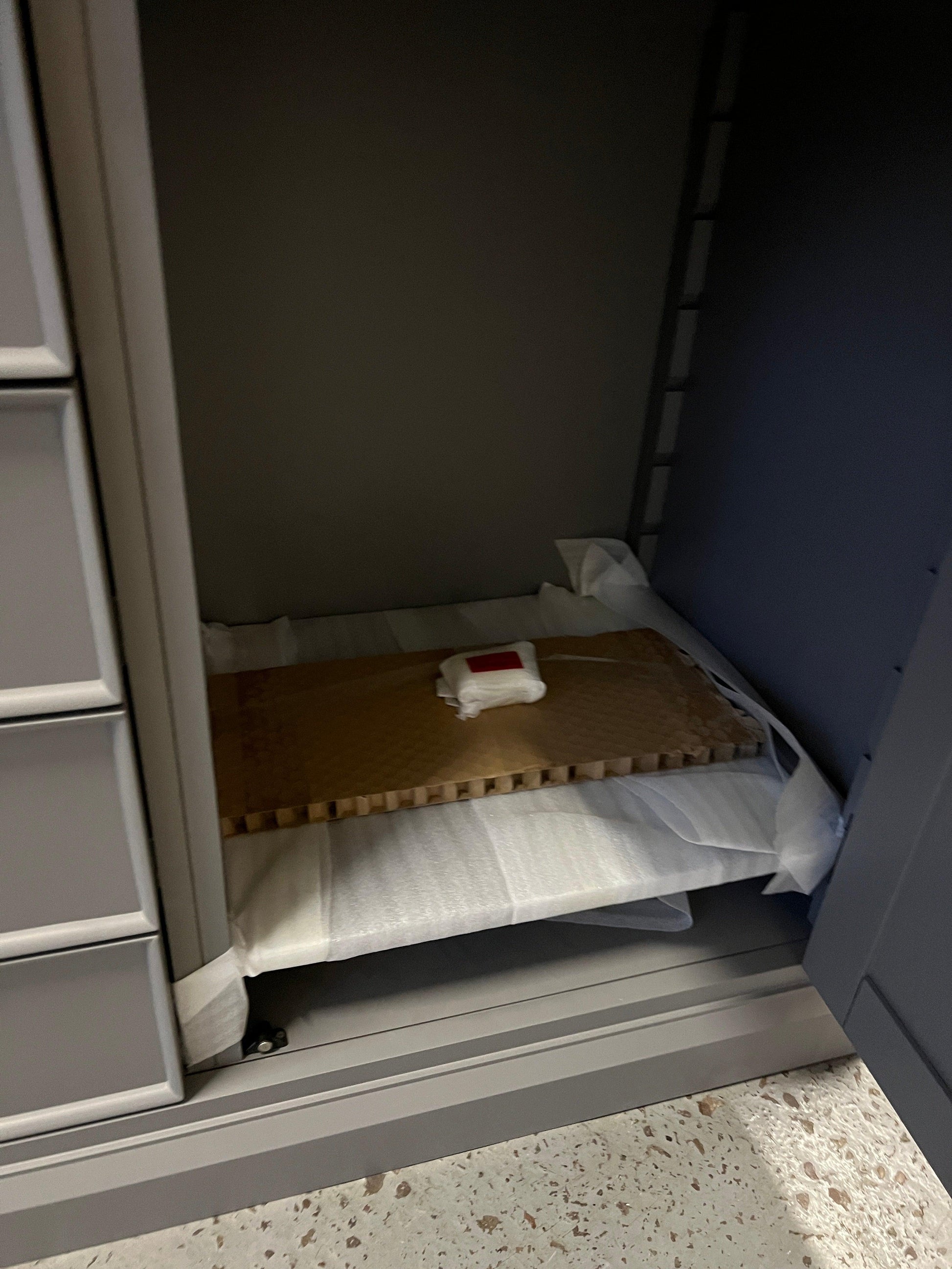 STOW FLINT GREY
Grand Triple Larder Quality Furniture Clearance Ltd