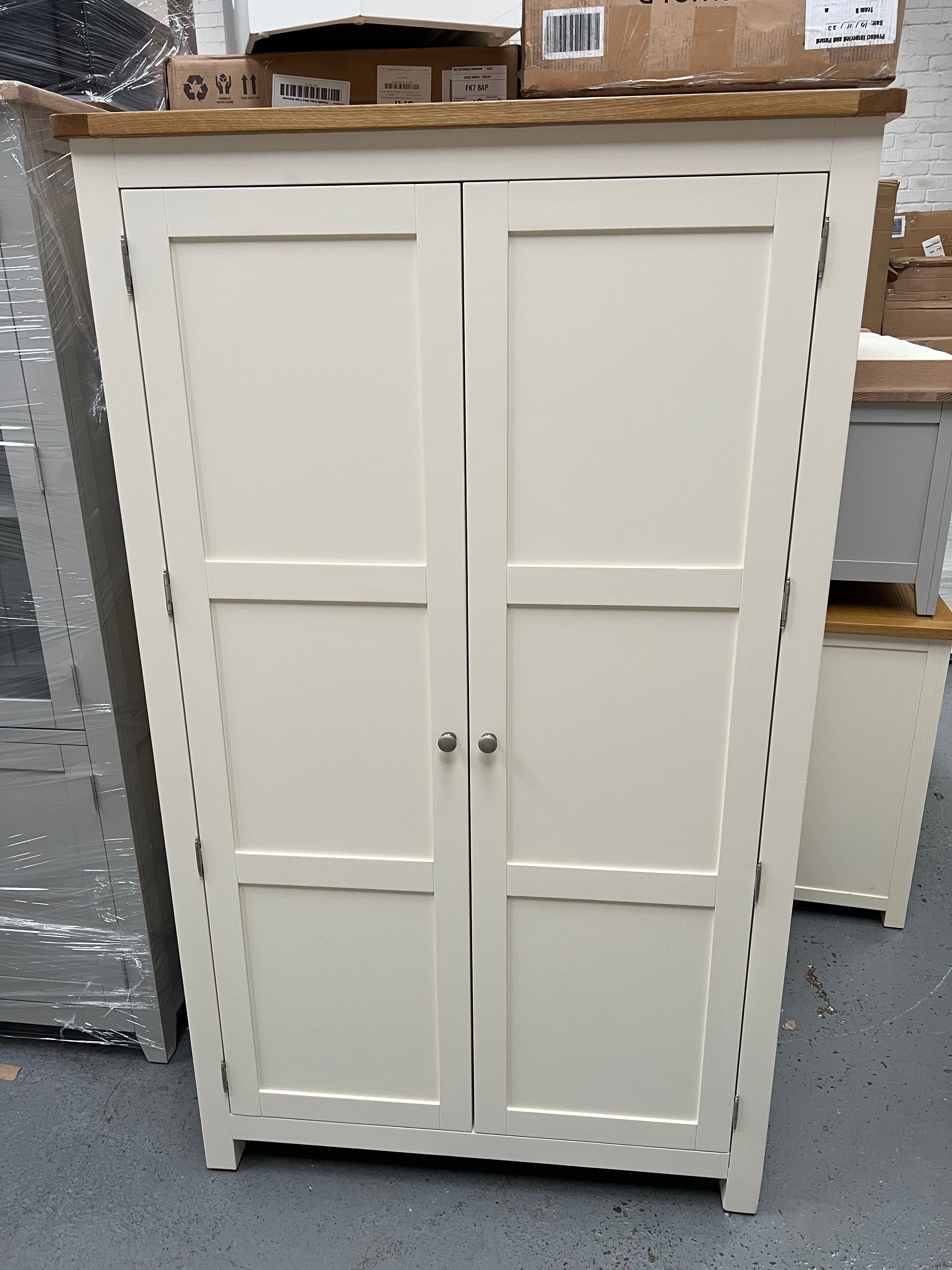 SUSSEX COTSWOLD CREAM
Double Larder Quality Furniture Clearance Ltd