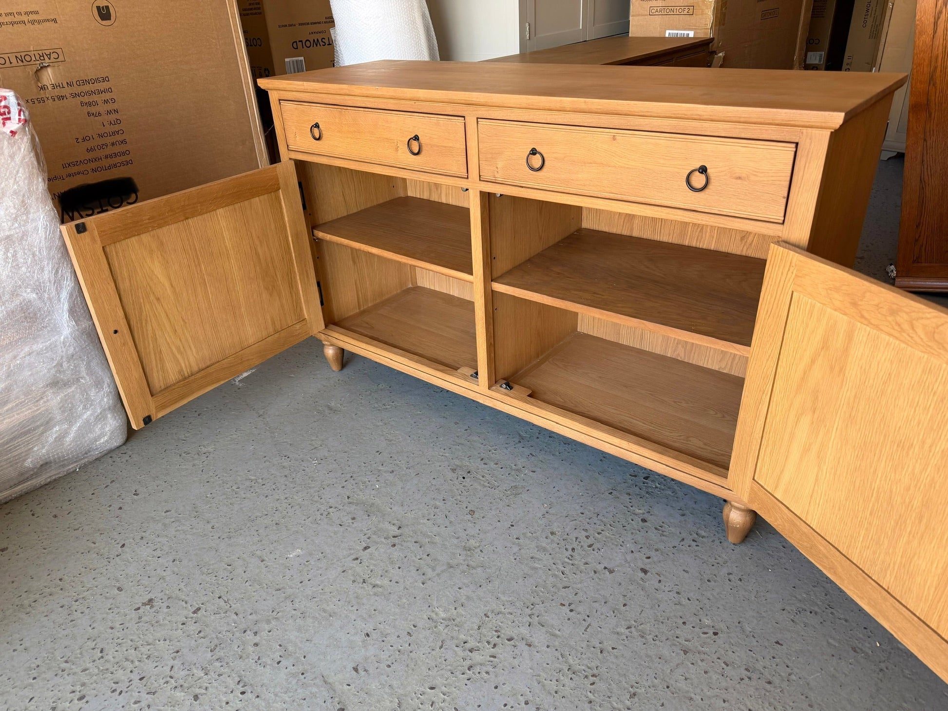 ELKSTONE MELLOW OAK
Large Sideboard Quality Furniture Clearance Ltd