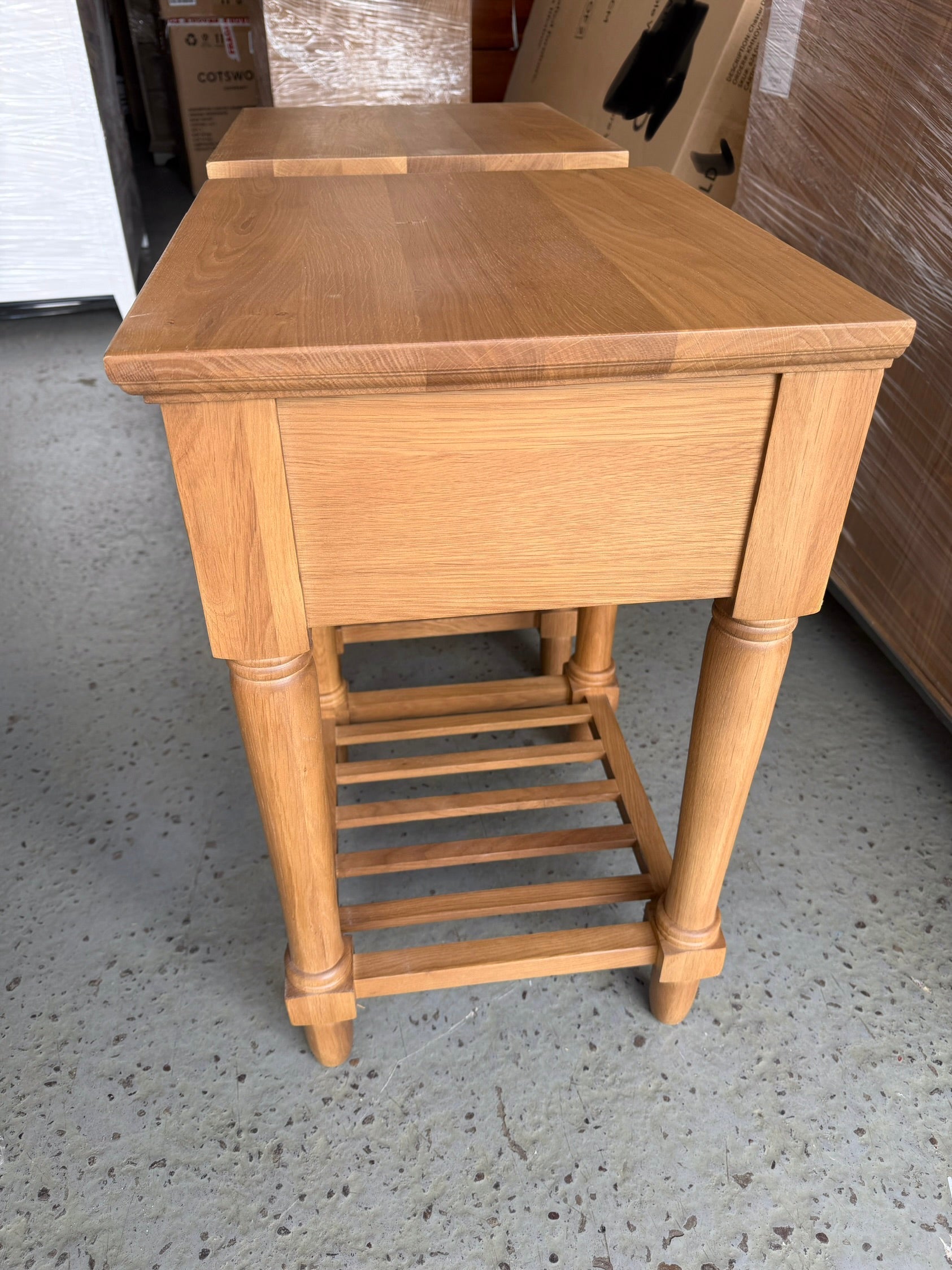 ELKSTONE MELLOW OAK
1 Drawer Bedside Table - set of 2 Quality Furniture Clearance Ltd