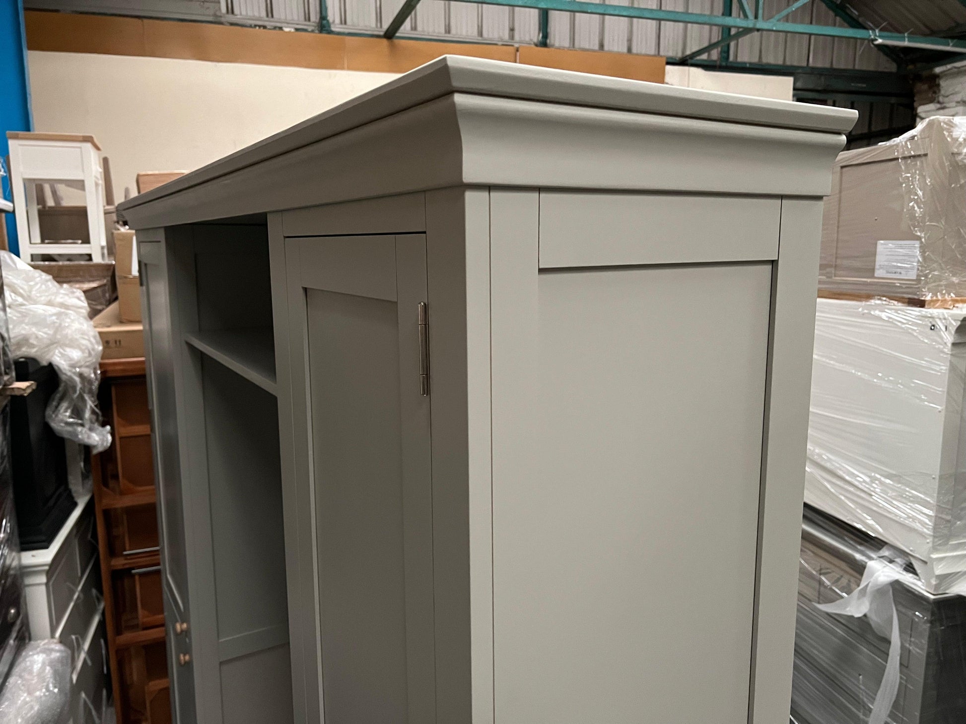 CHESTER DOVE GREY
Bootility Unit Quality Furniture Clearance Ltd