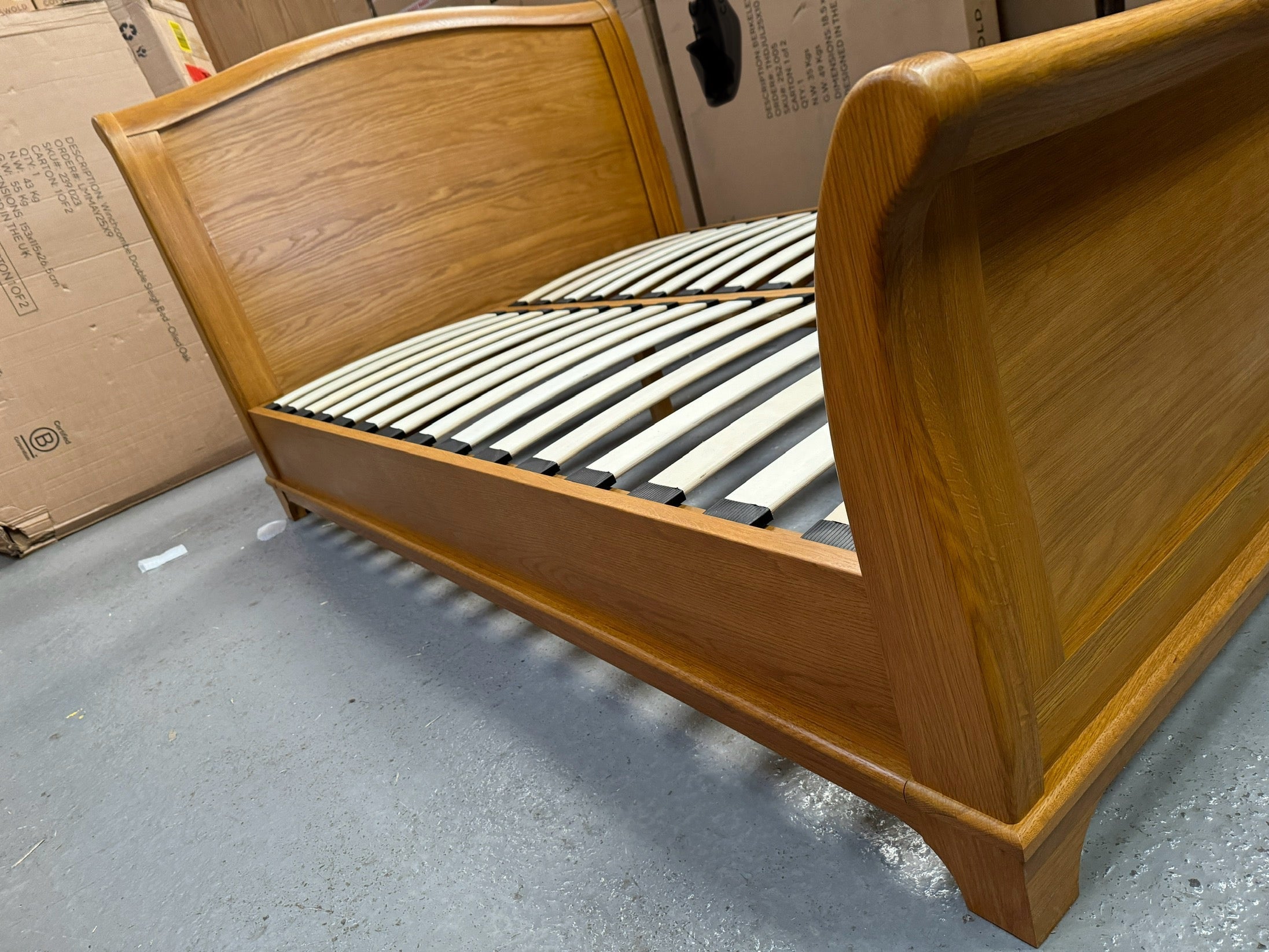WINCHCOMBE OILED OAK
Double Sleigh Bed Quality Furniture Clearance Ltd