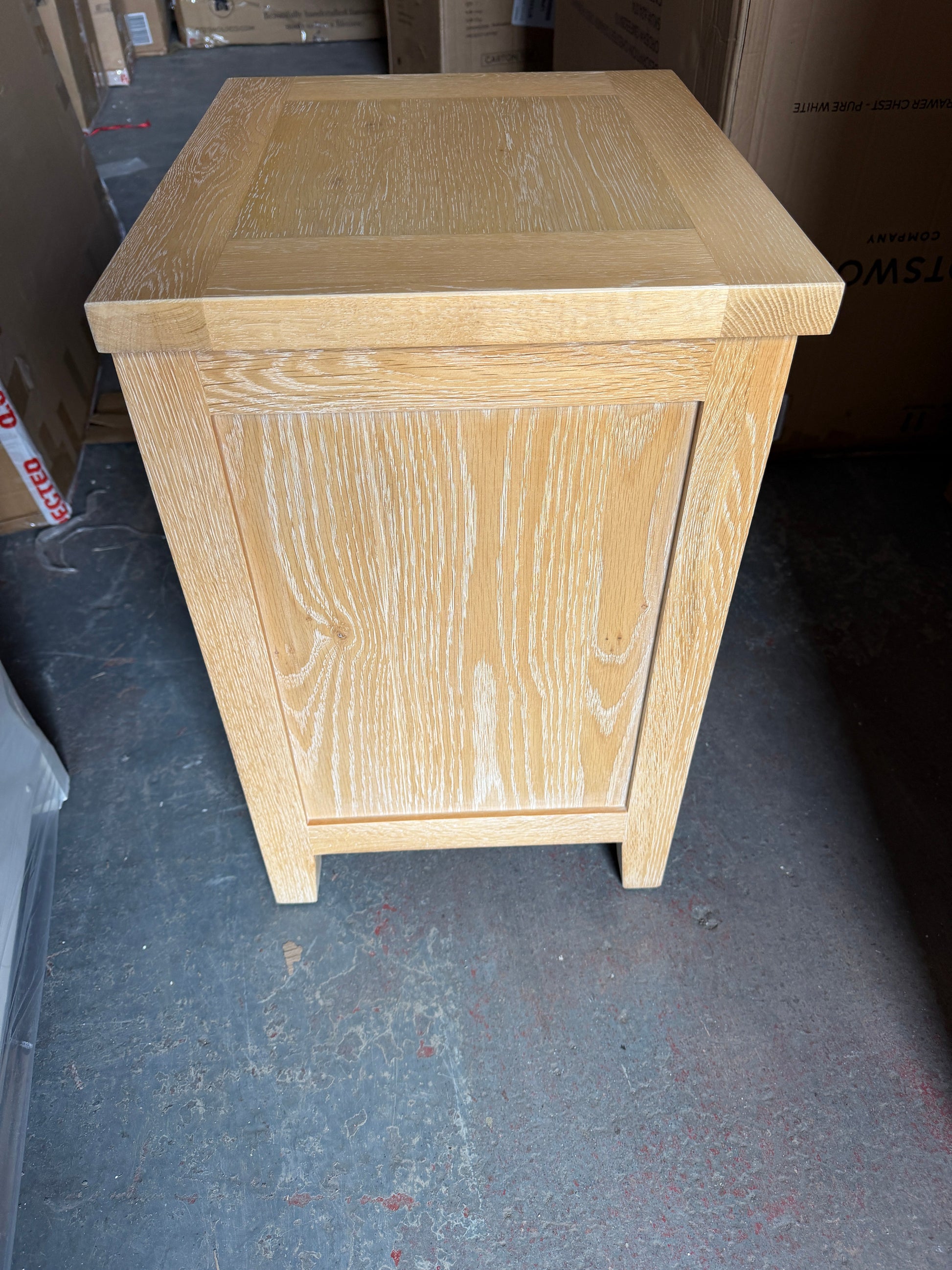 INGLESHAM WHITEWASH OAK
3 Drawer Bedside Table Quality Furniture Clearance Ltd