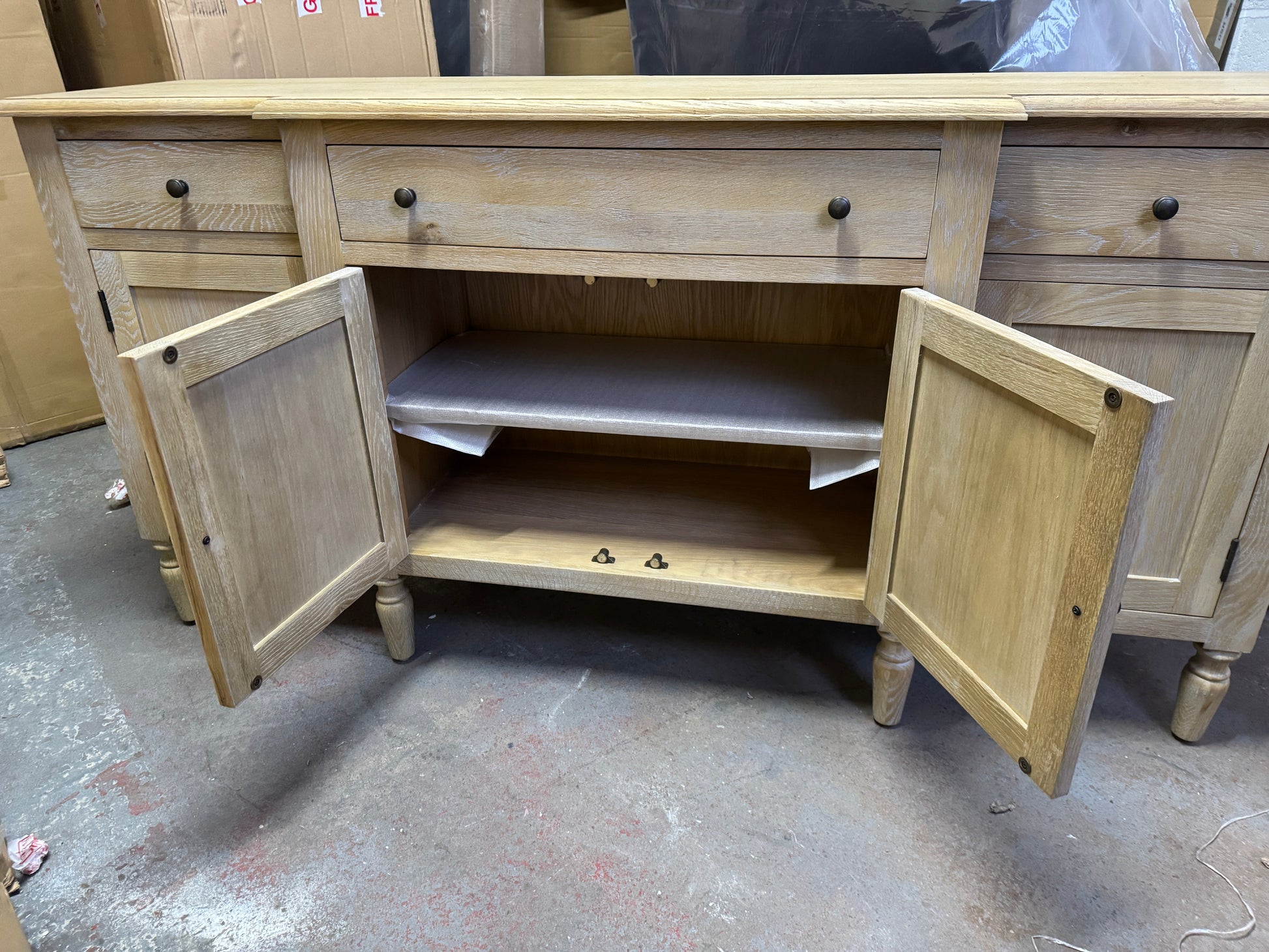 CAMILLE LIMEWASH OAK
Extra Large Sideboard Quality Furniture Clearance Ltd