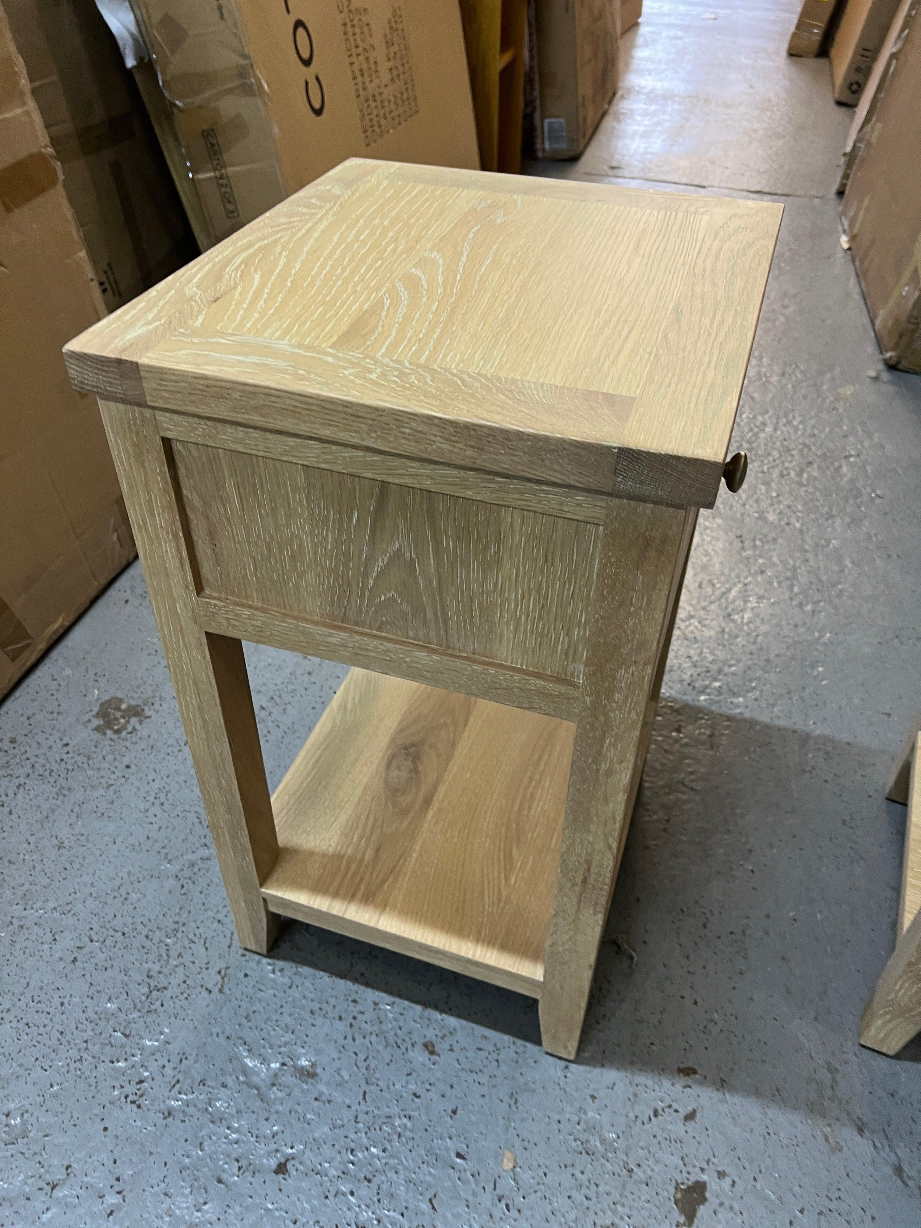 Set of 2 INGLESHAM WHITEWASH OAK
1 Drawer Bedsides Quality Furniture Clearance Ltd