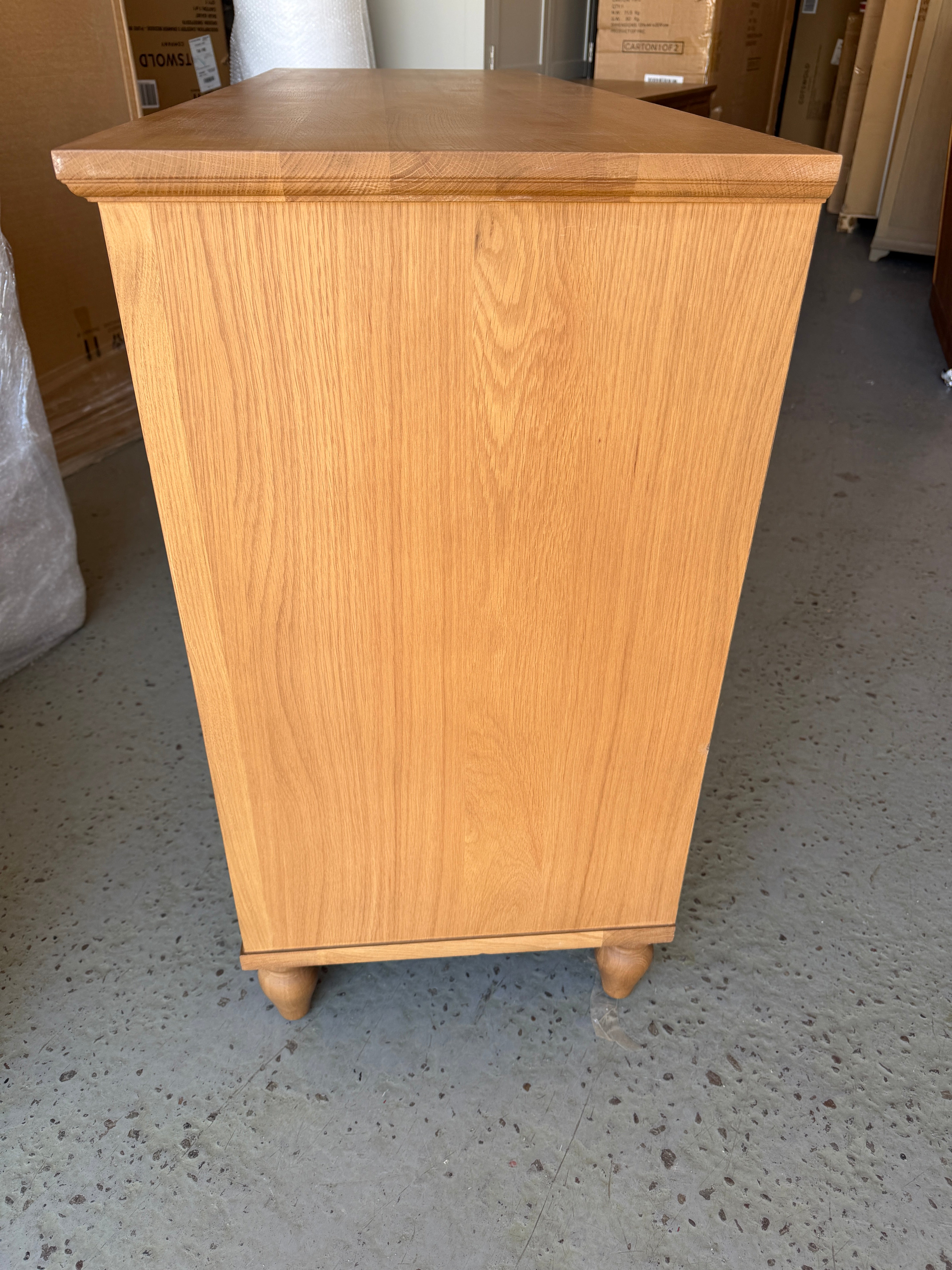 ELKSTONE MELLOW OAK
Large Sideboard Quality Furniture Clearance Ltd