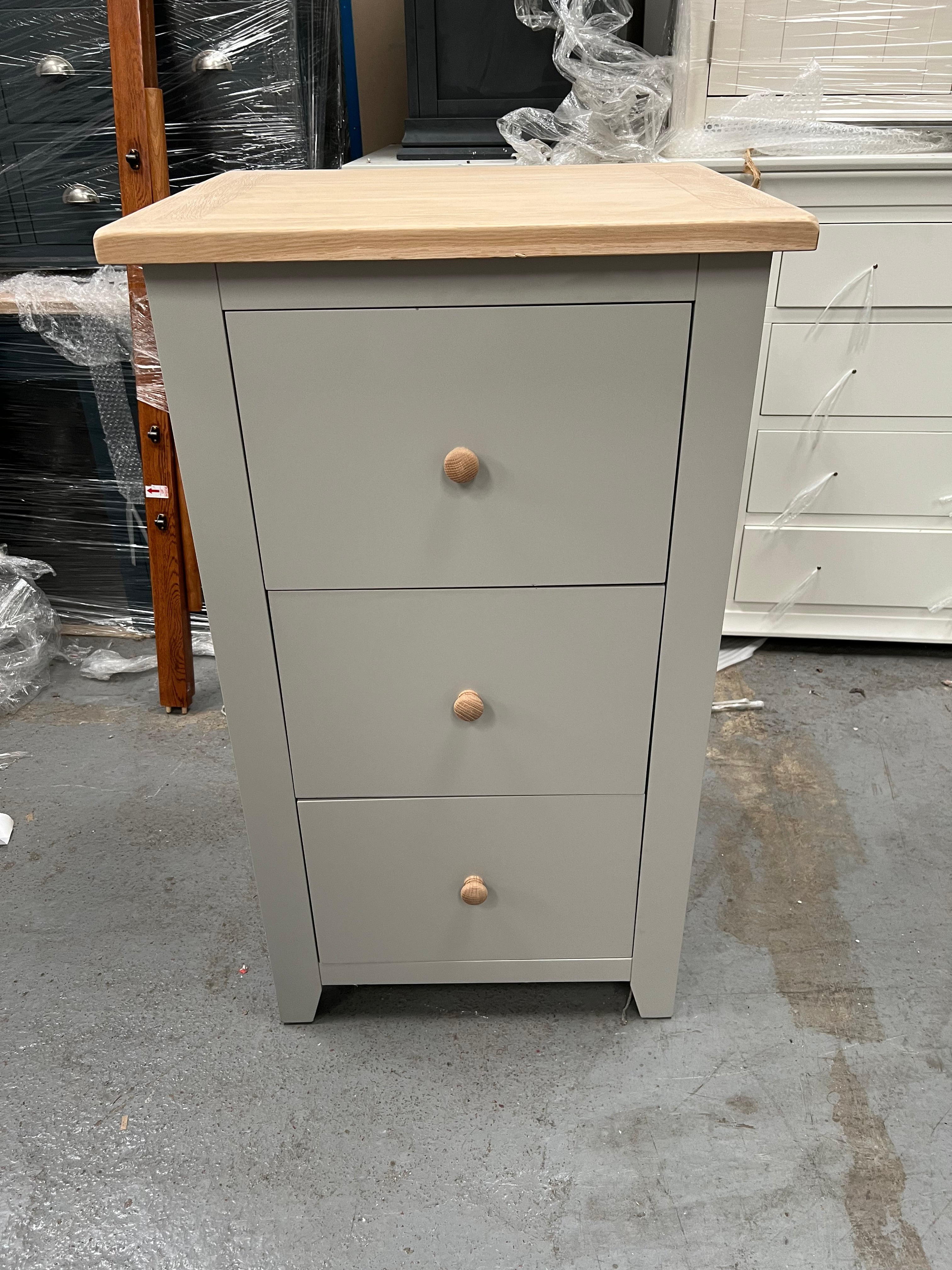 CHESTER DOVE GREY
3 Drawer Filing Cabinet Quality Furniture Clearance Ltd