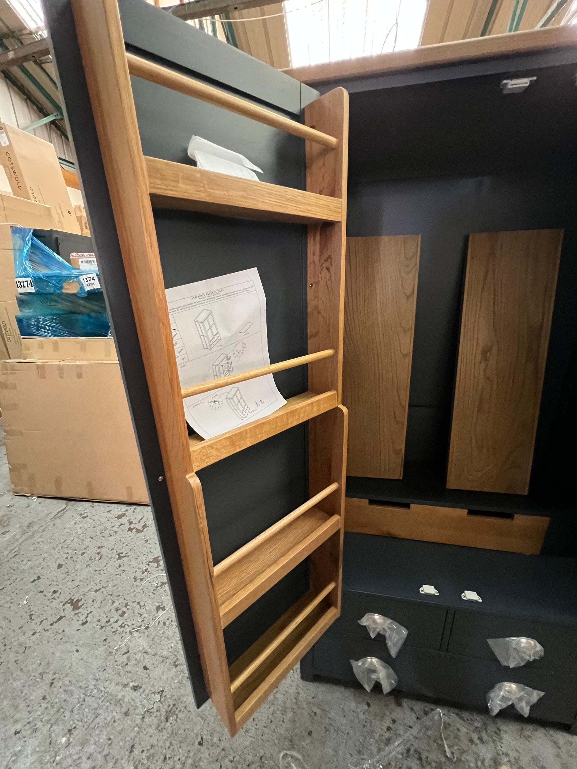 Hampshire ‘country life’ double larder - Blue Quality Furniture Clearance Ltd