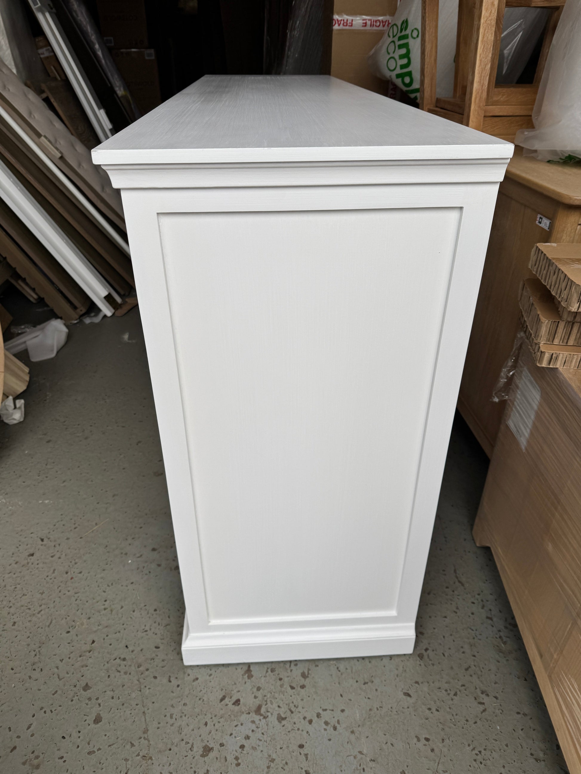 FAIRFORD SOFT WHITE
6 Drawer Large Chest Quality Furniture Clearance Ltd