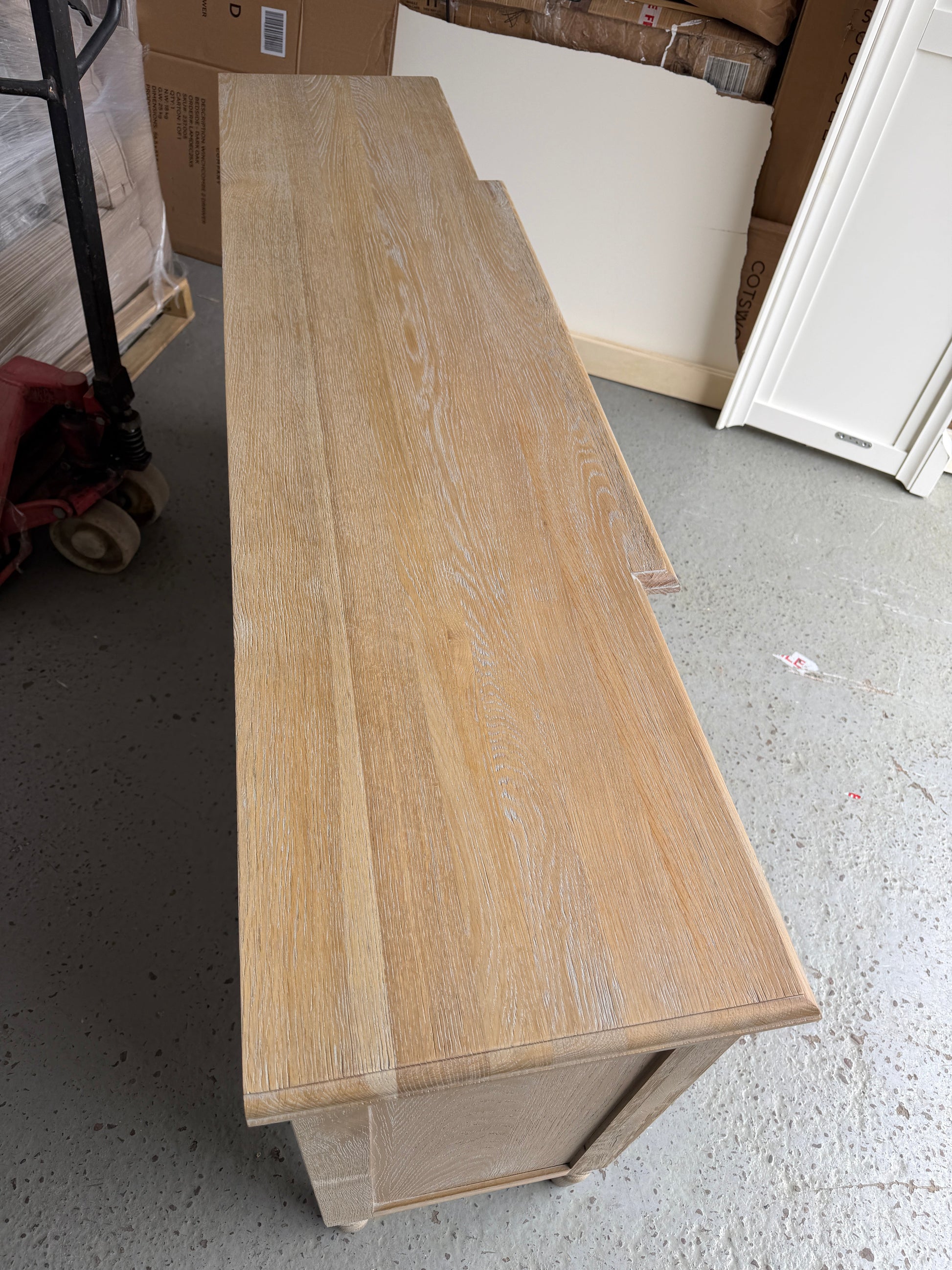 CAMILLE LIMEWASH OAK
Extra Large Sideboard Quality Furniture Clearance Ltd