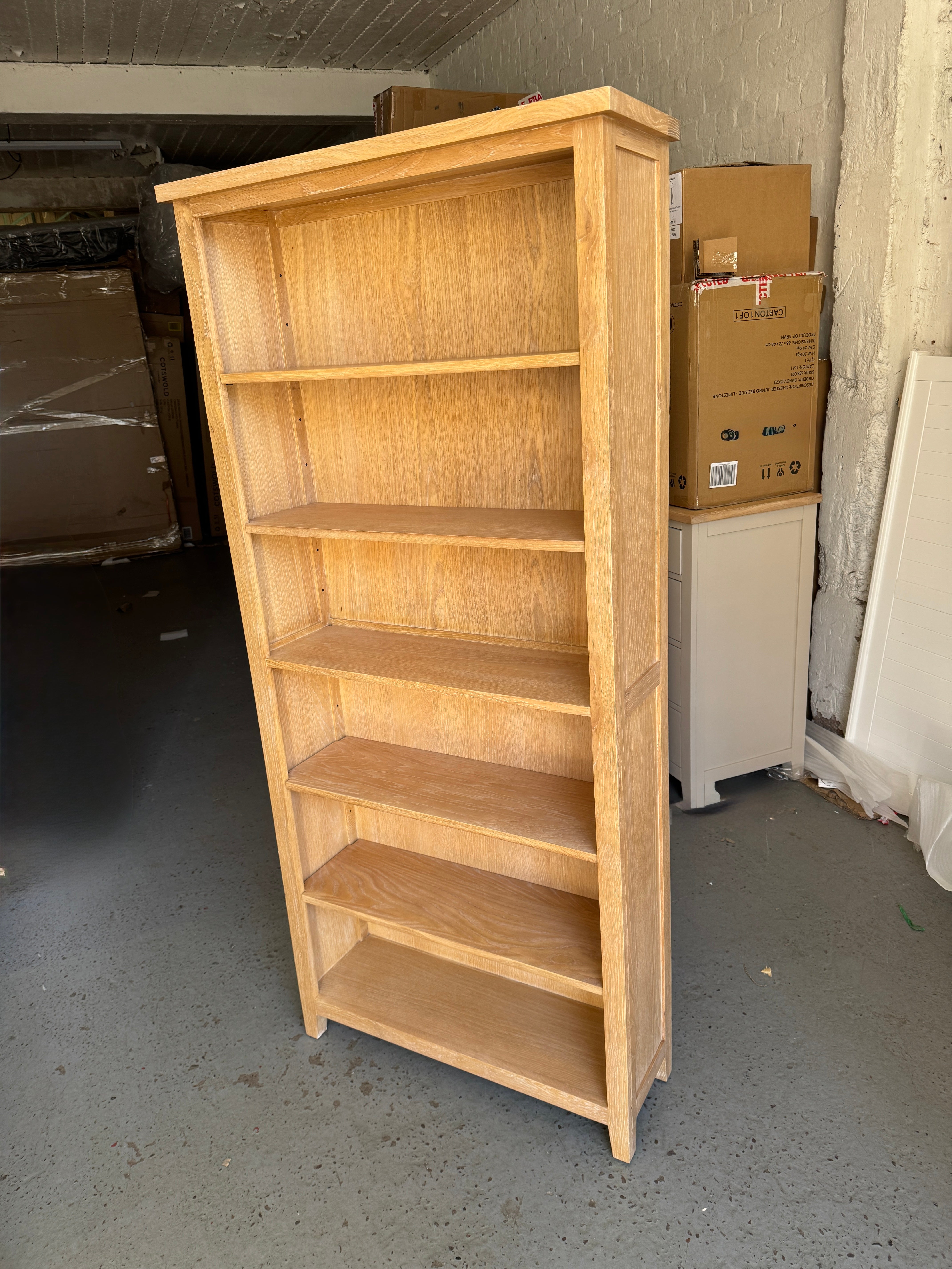 INGLESHAM WHITEWASH OAK
Large Bookcase Quality Furniture Clearance Ltd