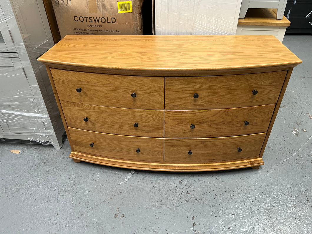 WINCHCOMBE OILED OAK
Low and Wide 6 Drawer Chest Quality Furniture Clearance Ltd