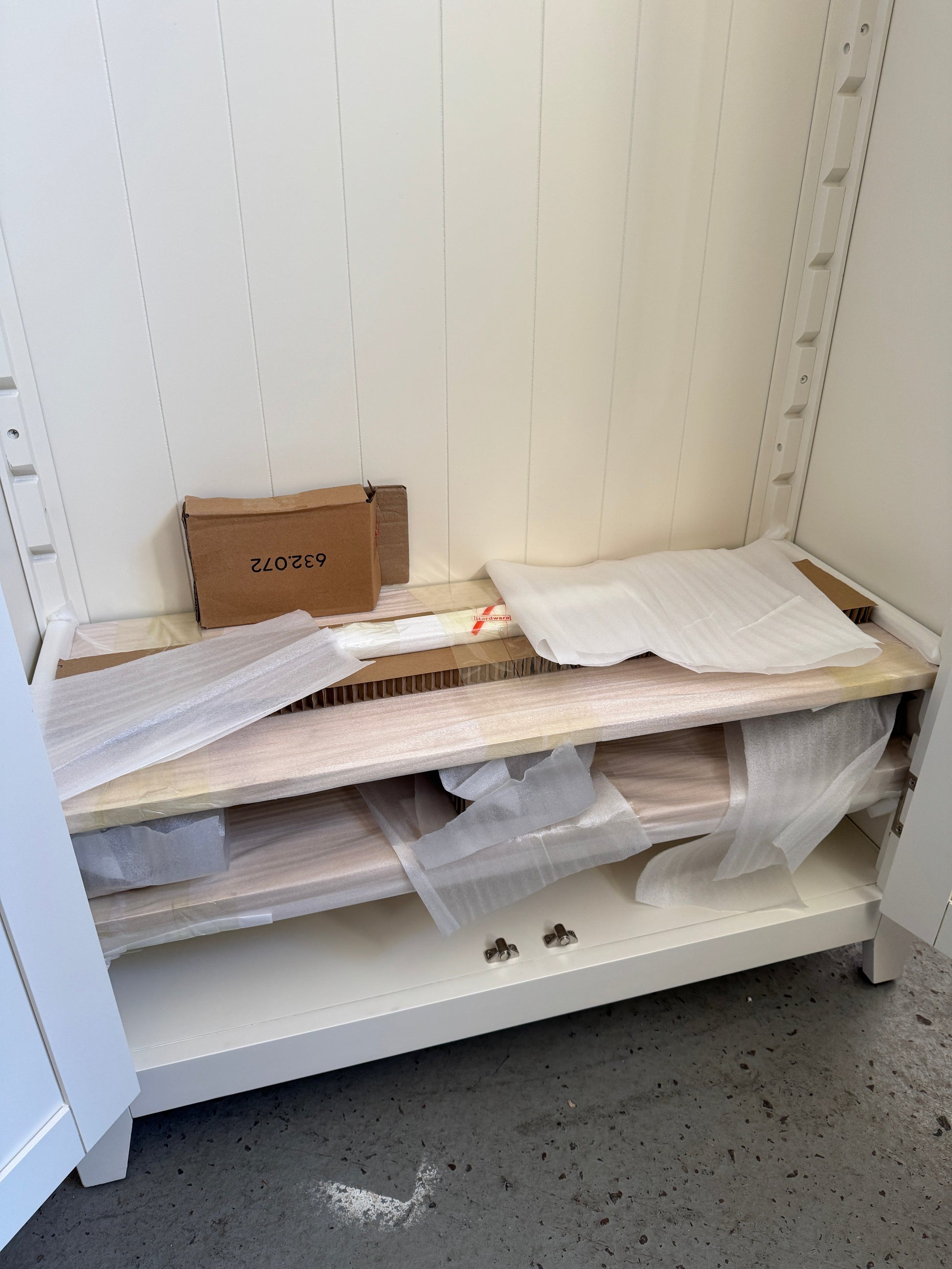 CHESTER CLASSIC CREAM
2 Door Hallway Cupboard Quality Furniture Clearance Ltd