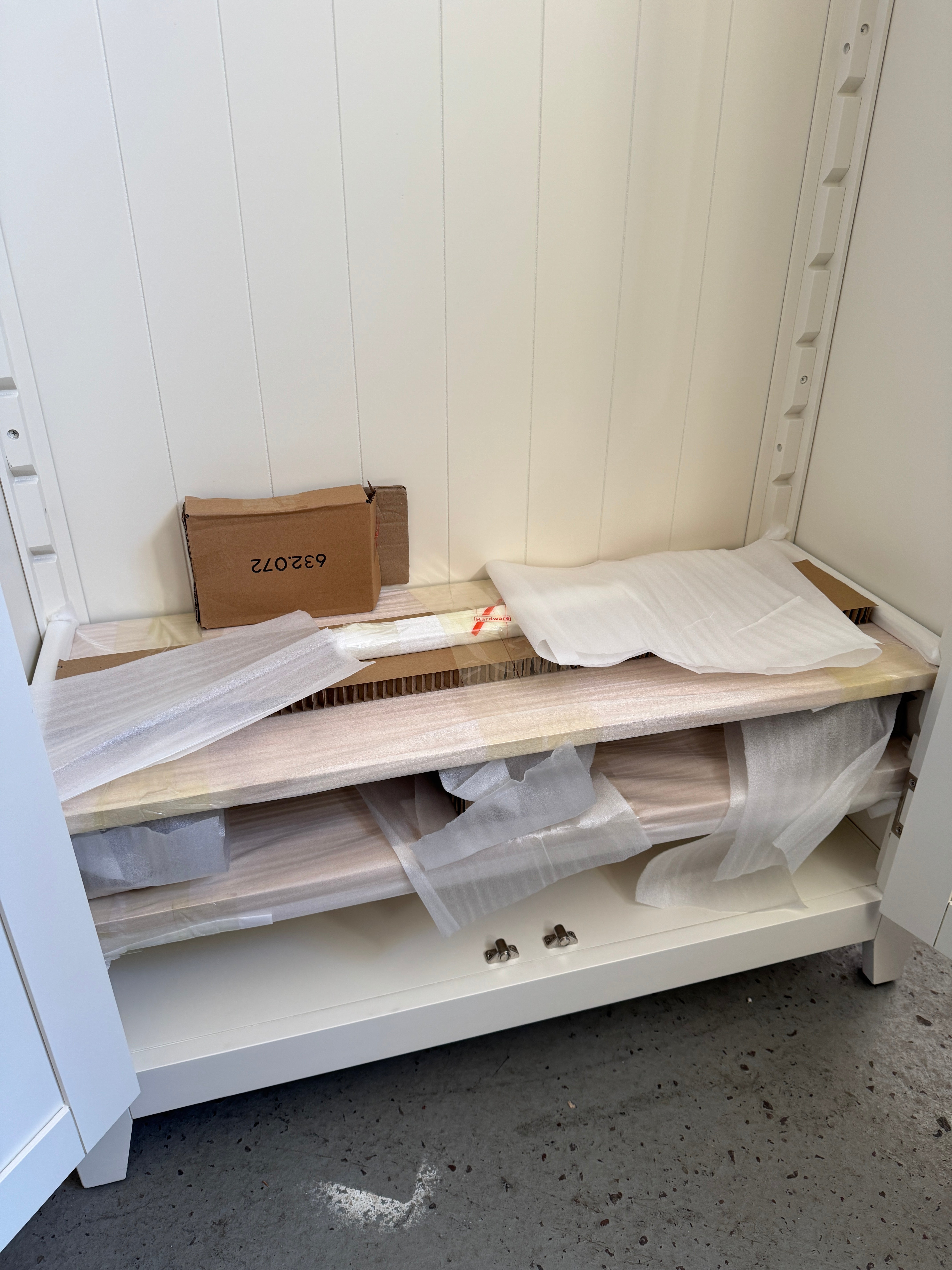 CHESTER CLASSIC CREAM
2 Door Hallway Cupboard Quality Furniture Clearance Ltd