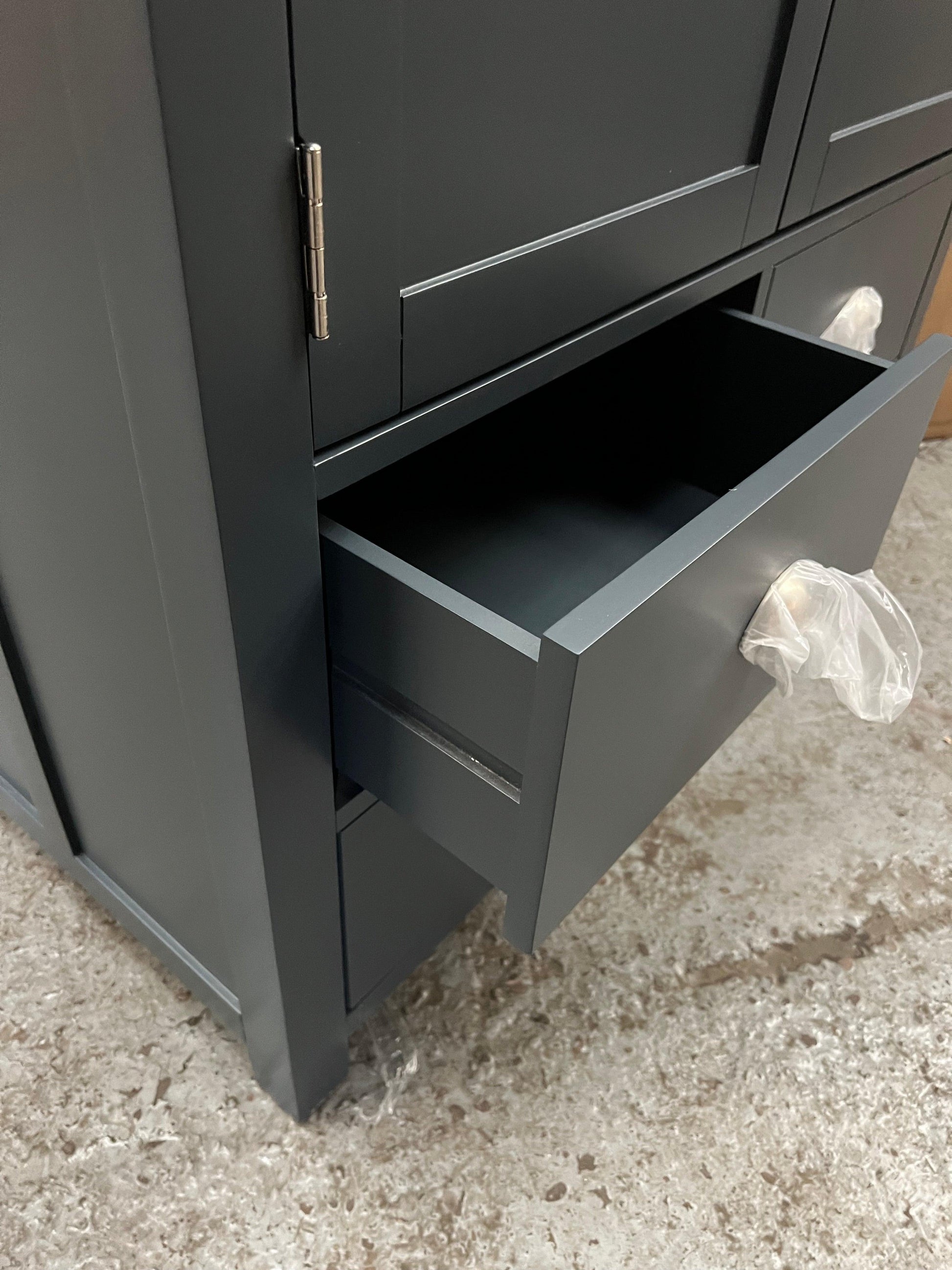 Hampshire ‘country life’ double larder - Blue Quality Furniture Clearance Ltd