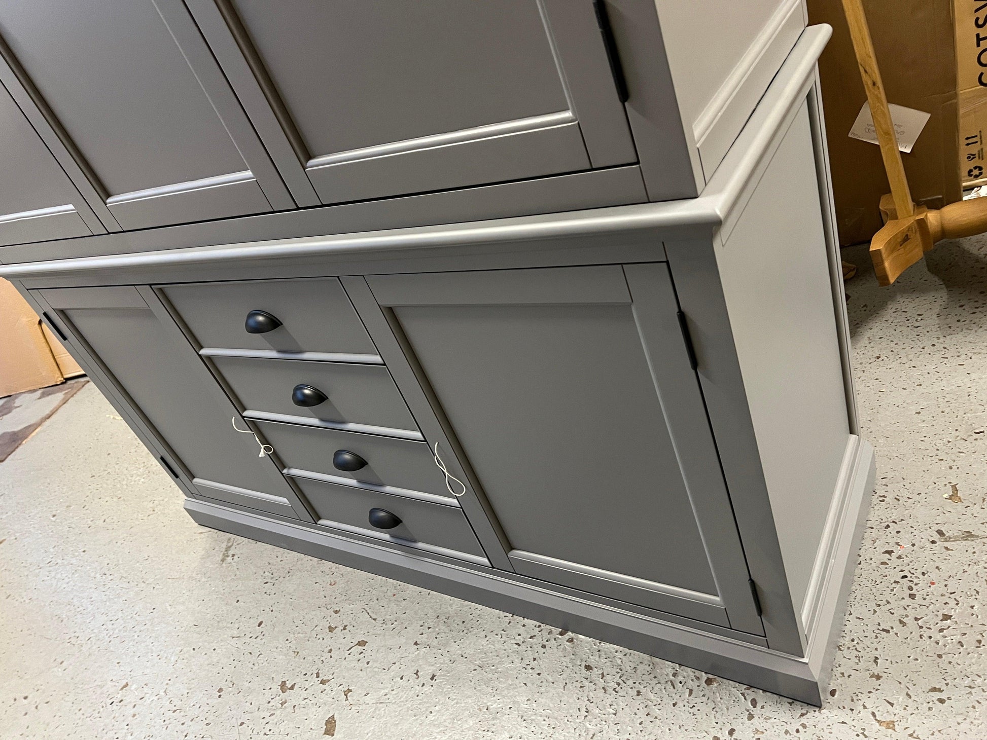 STOW FLINT GREY
Grand Triple Larder Quality Furniture Clearance Ltd