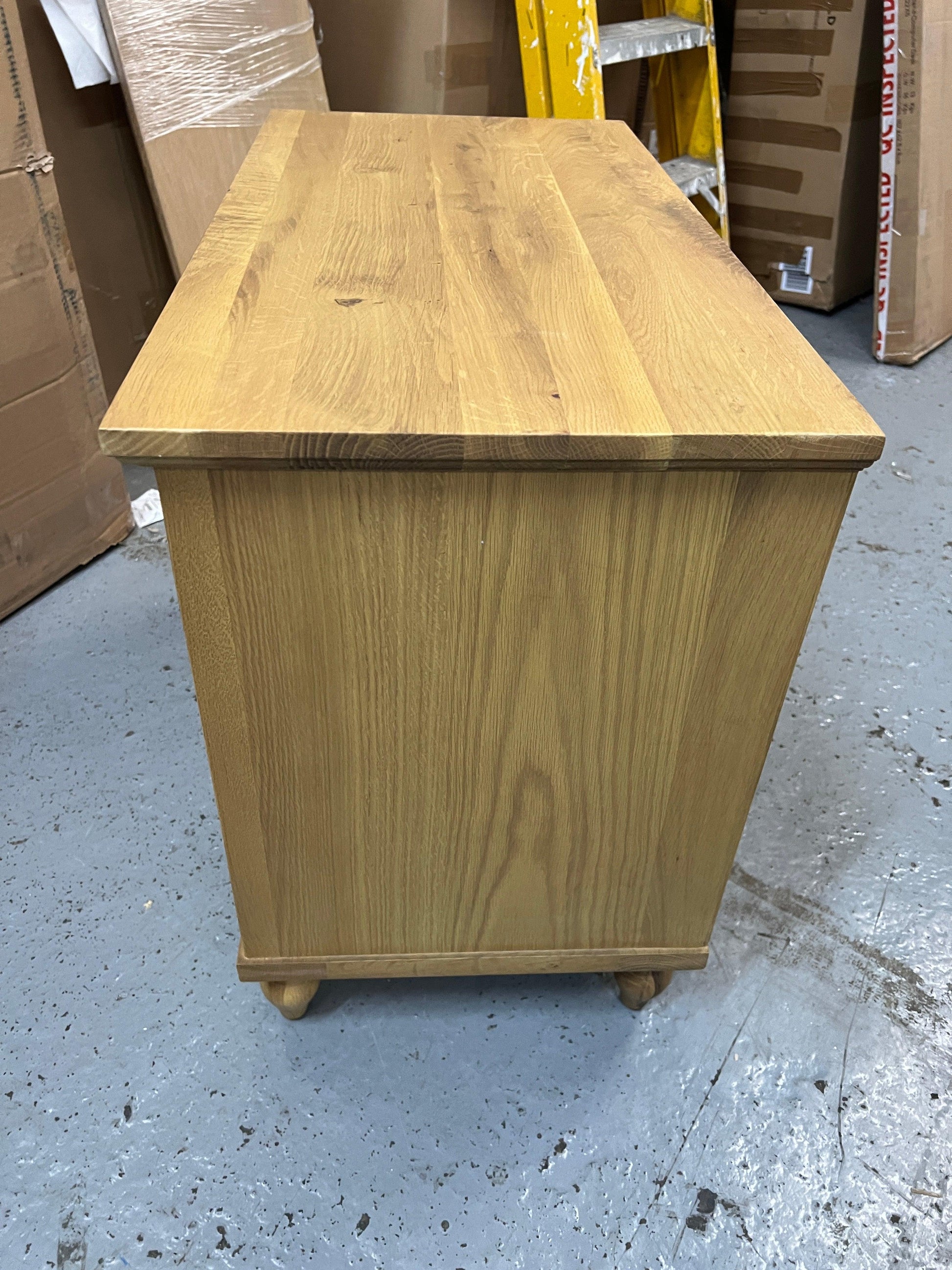 Set Of 2 ELKSTONE MELLOW OAK
Large 3 Drawer Bedside Quality Furniture Clearance Ltd