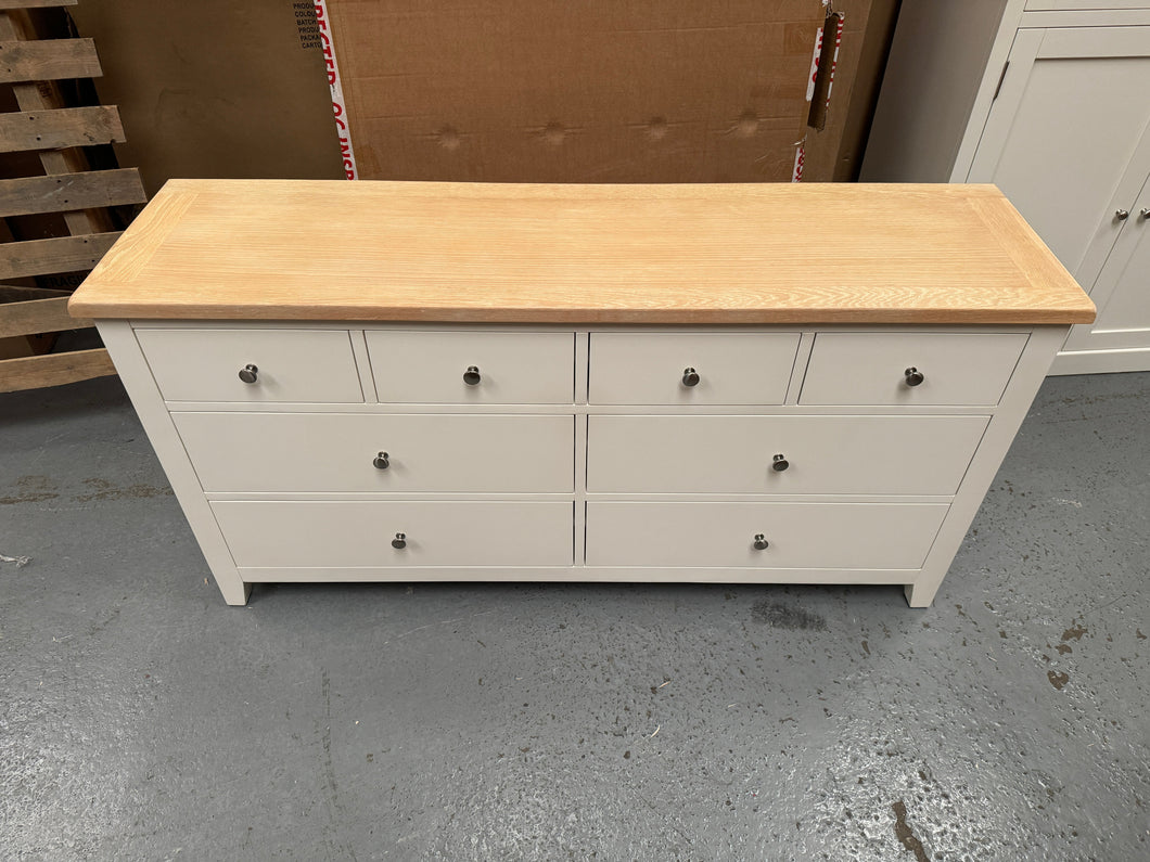 CHESTER CLASSIC CREAM
8 Drawer Chest Quality Furniture Clearance Ltd