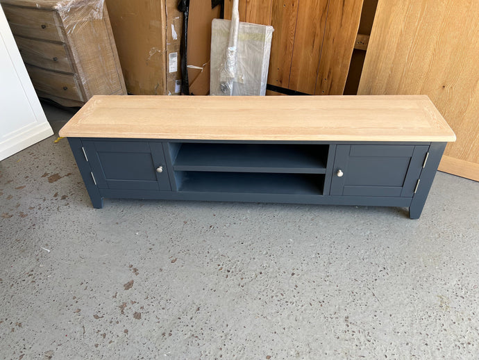CHESTER CHARCOAL
Extra Large TV Stand up to 75