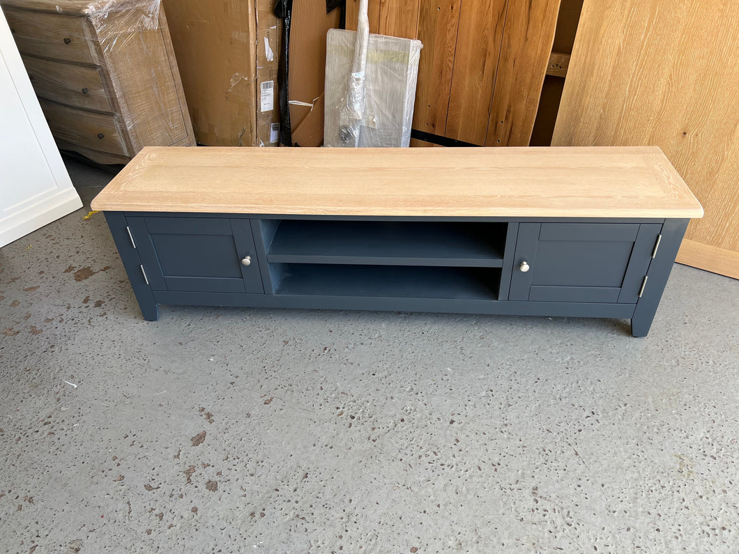 CHESTER CHARCOAL
Extra Large TV Stand up to 75