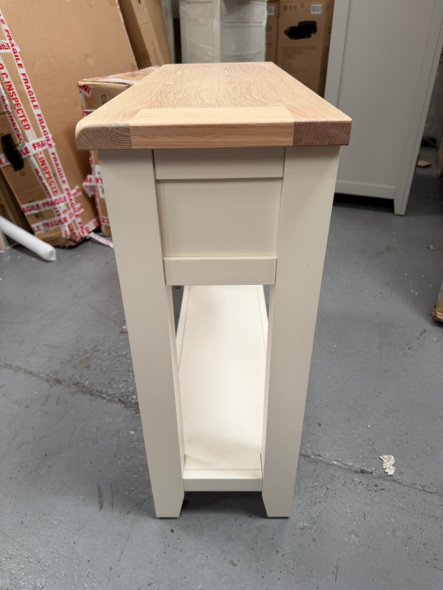 CHESTER CLASSIC CREAM
Small Console Table Quality Furniture Clearance Ltd