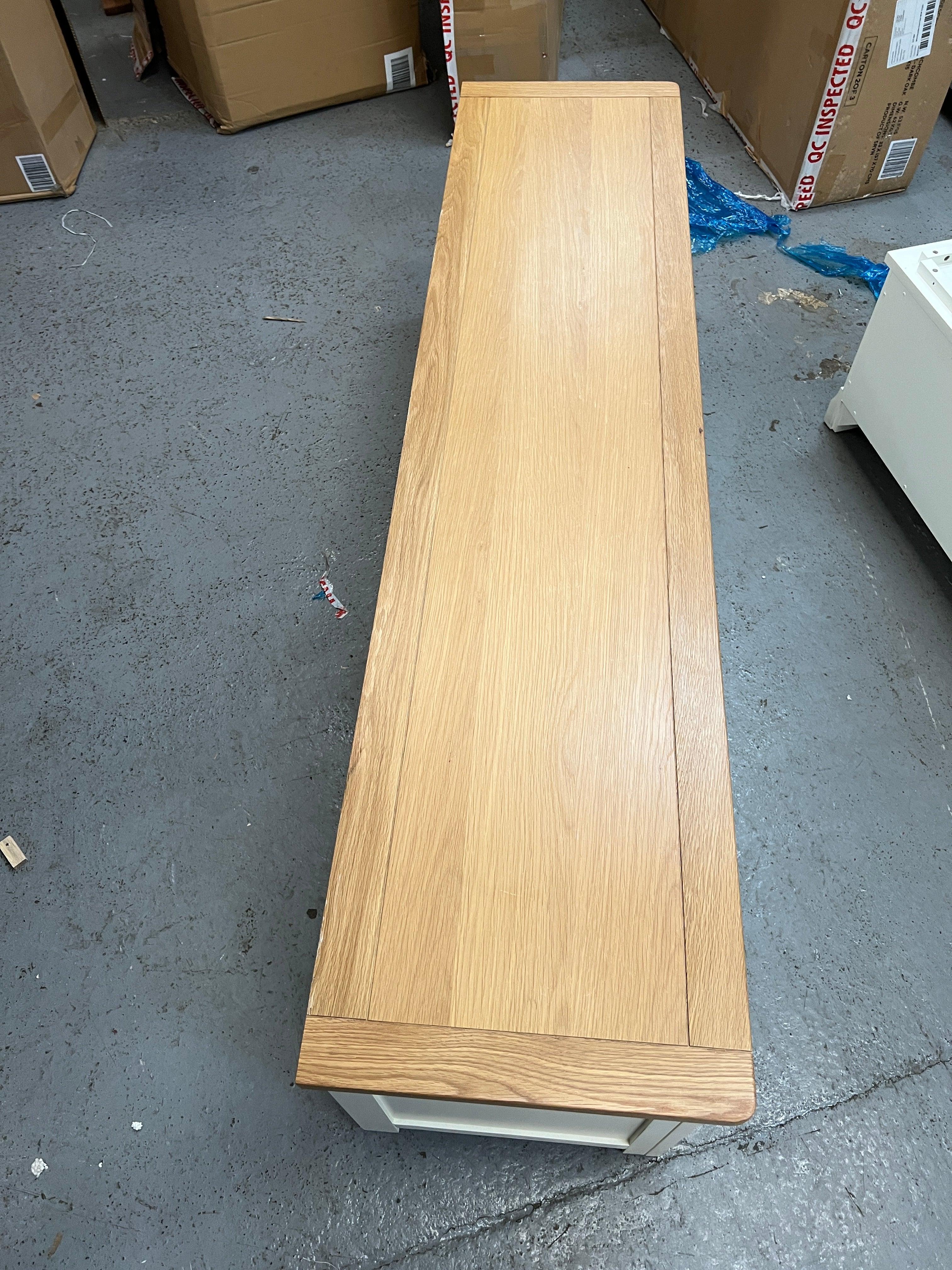 SUSSEX Cotswold Cream
Extra large TV stand up to 75" Quality Furniture Clearance Ltd