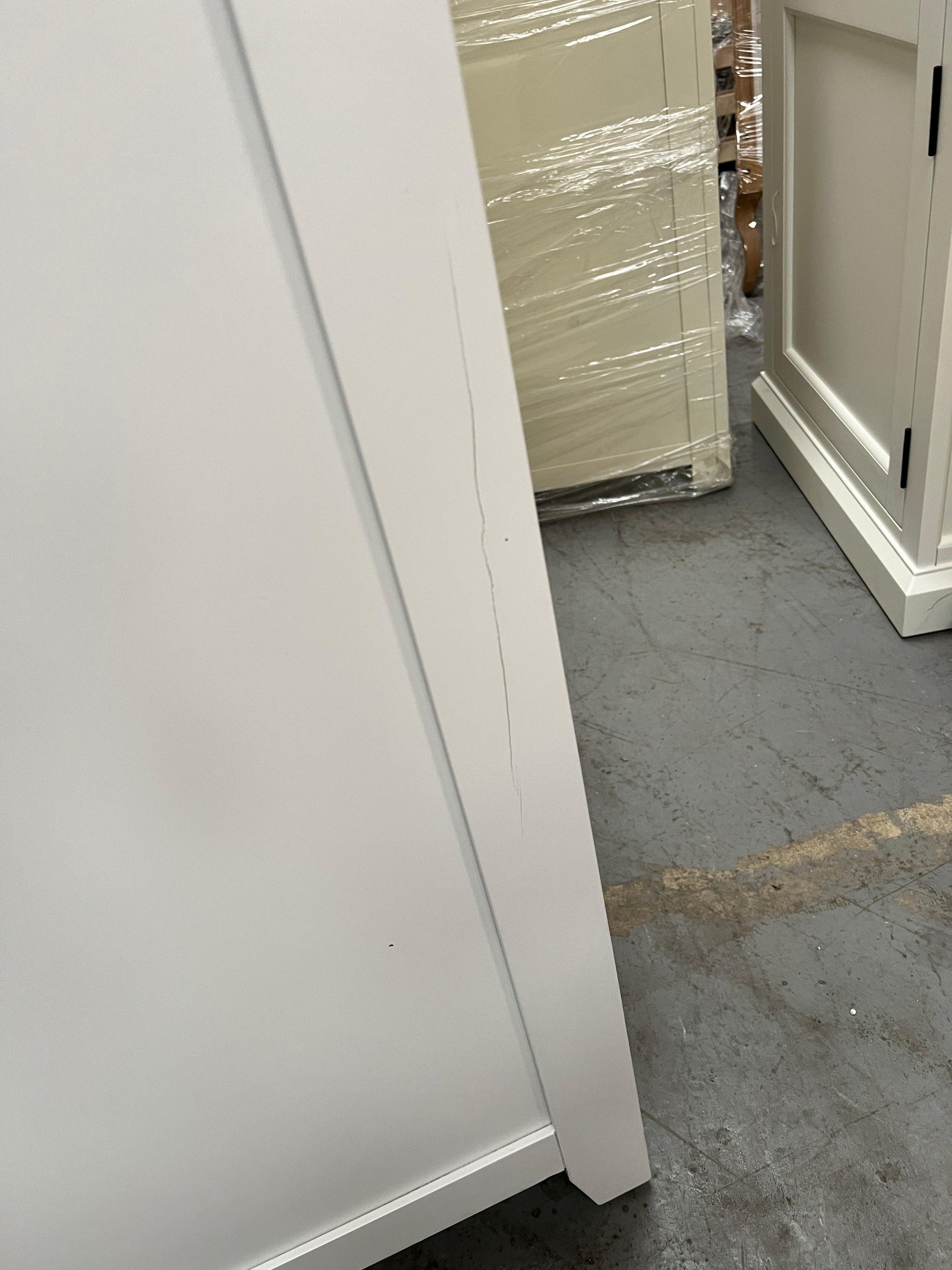 CHESTER PURE WHITE
Narrow Larder Quality Furniture Clearance Ltd