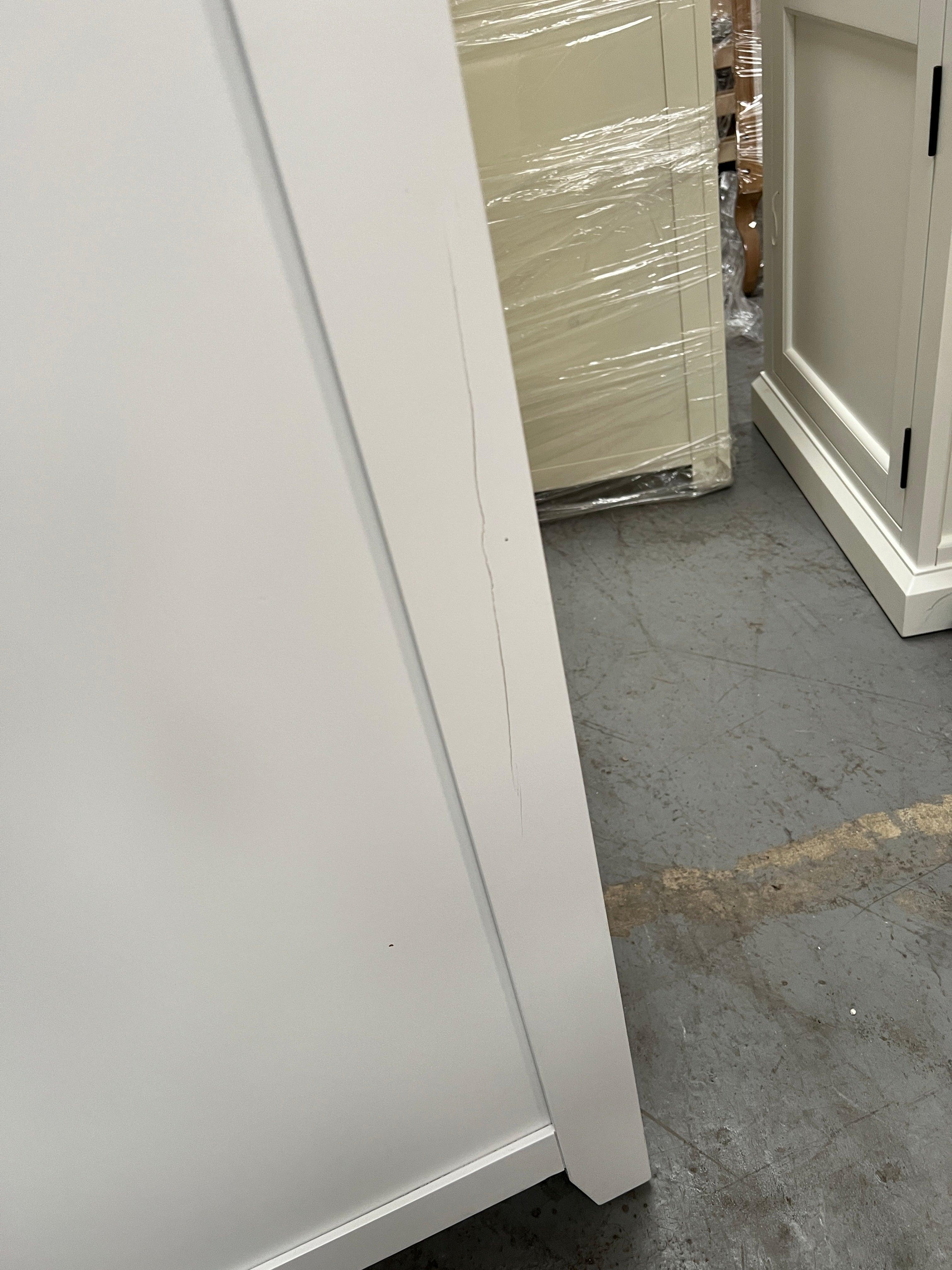 CHESTER PURE WHITE
Narrow Larder Quality Furniture Clearance Ltd