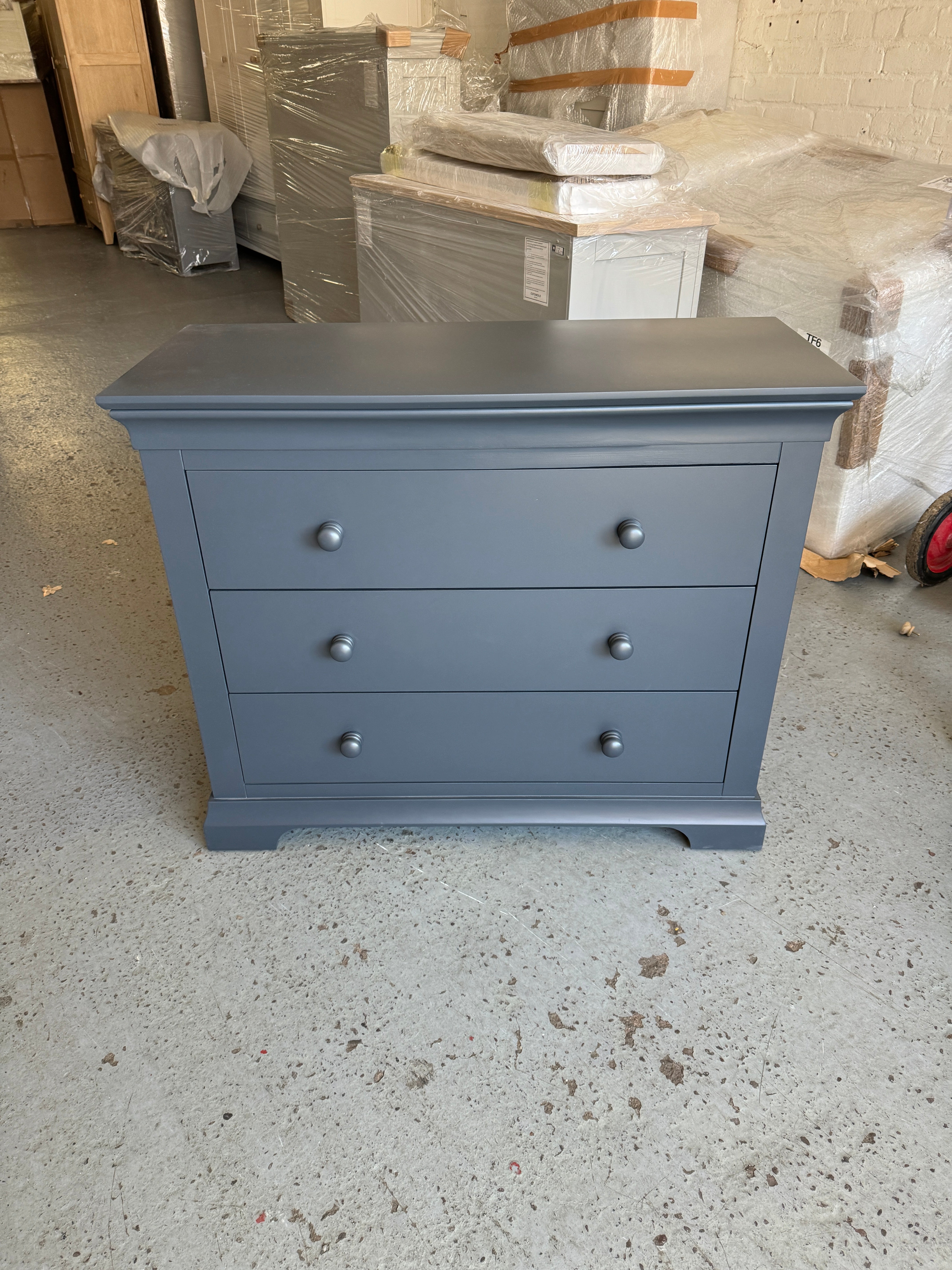 CHANTILLY DUSKY BLACK
3 Drawer Petite Chest Quality Furniture Clearance Ltd