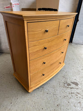 Load image into Gallery viewer, WINCHCOMBE OILED OAK
5 Drawer Chest Quality Furniture Clearance Ltd
