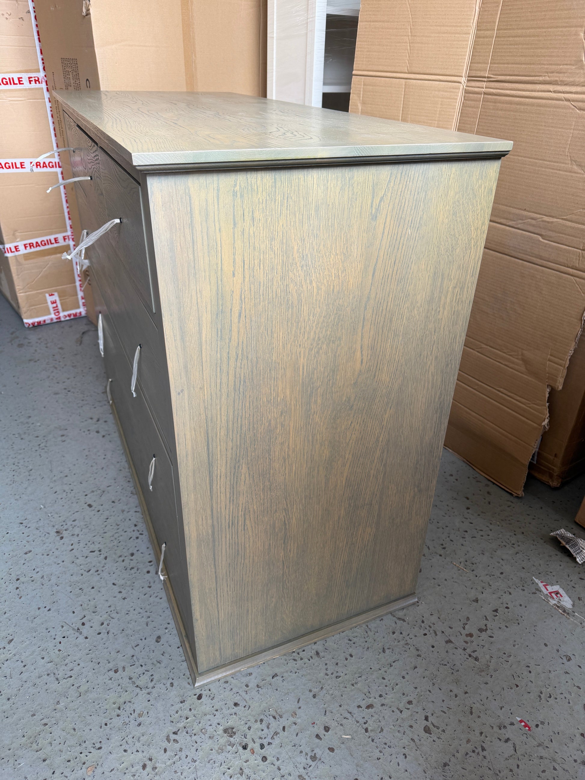 BIBURY SMOKED OAK
6 Drawer Chest of Drawers Quality Furniture Clearance Ltd