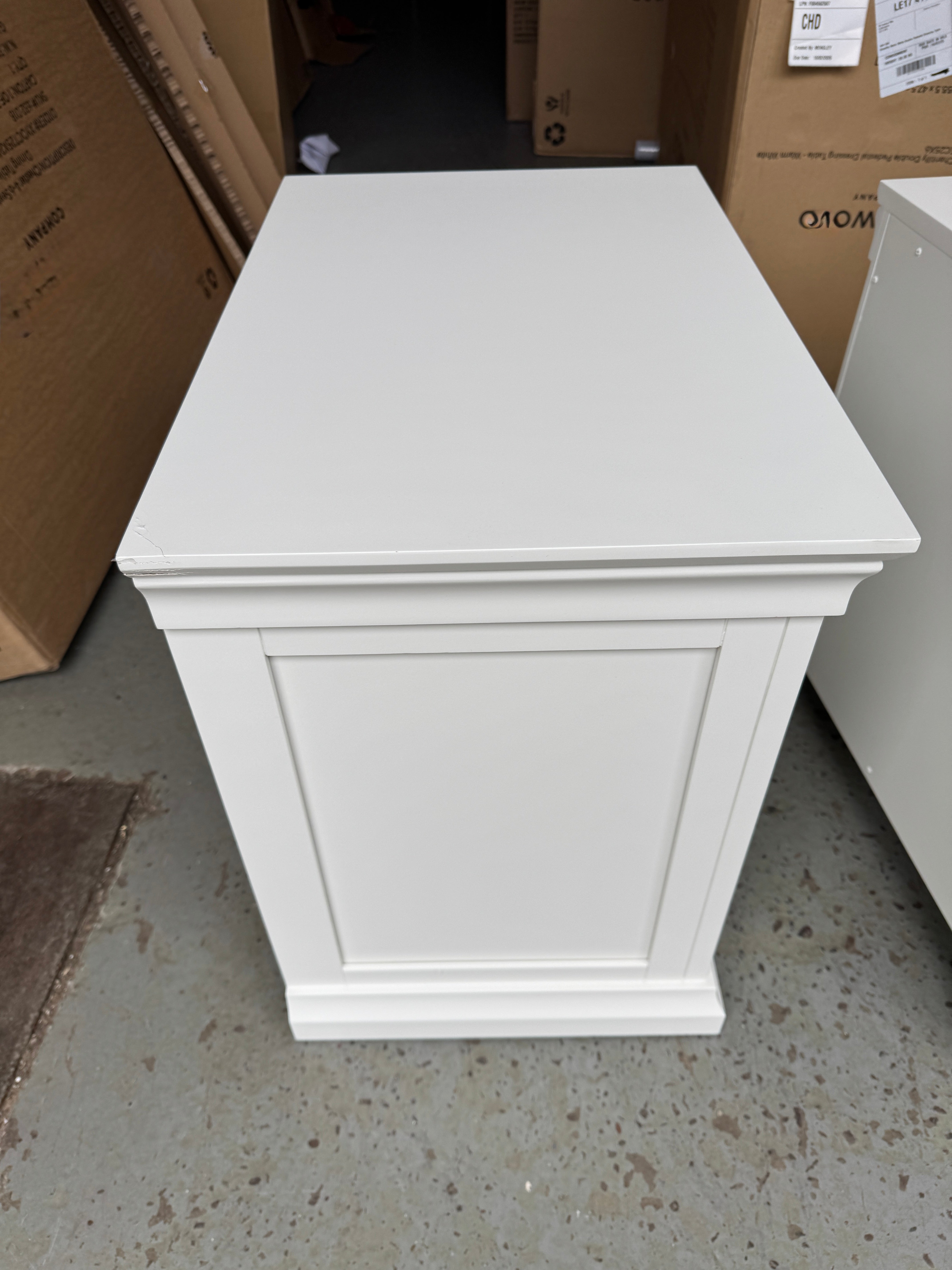 Set of 2 Chantilly warm white Jumbo Bedsides furniture delivered