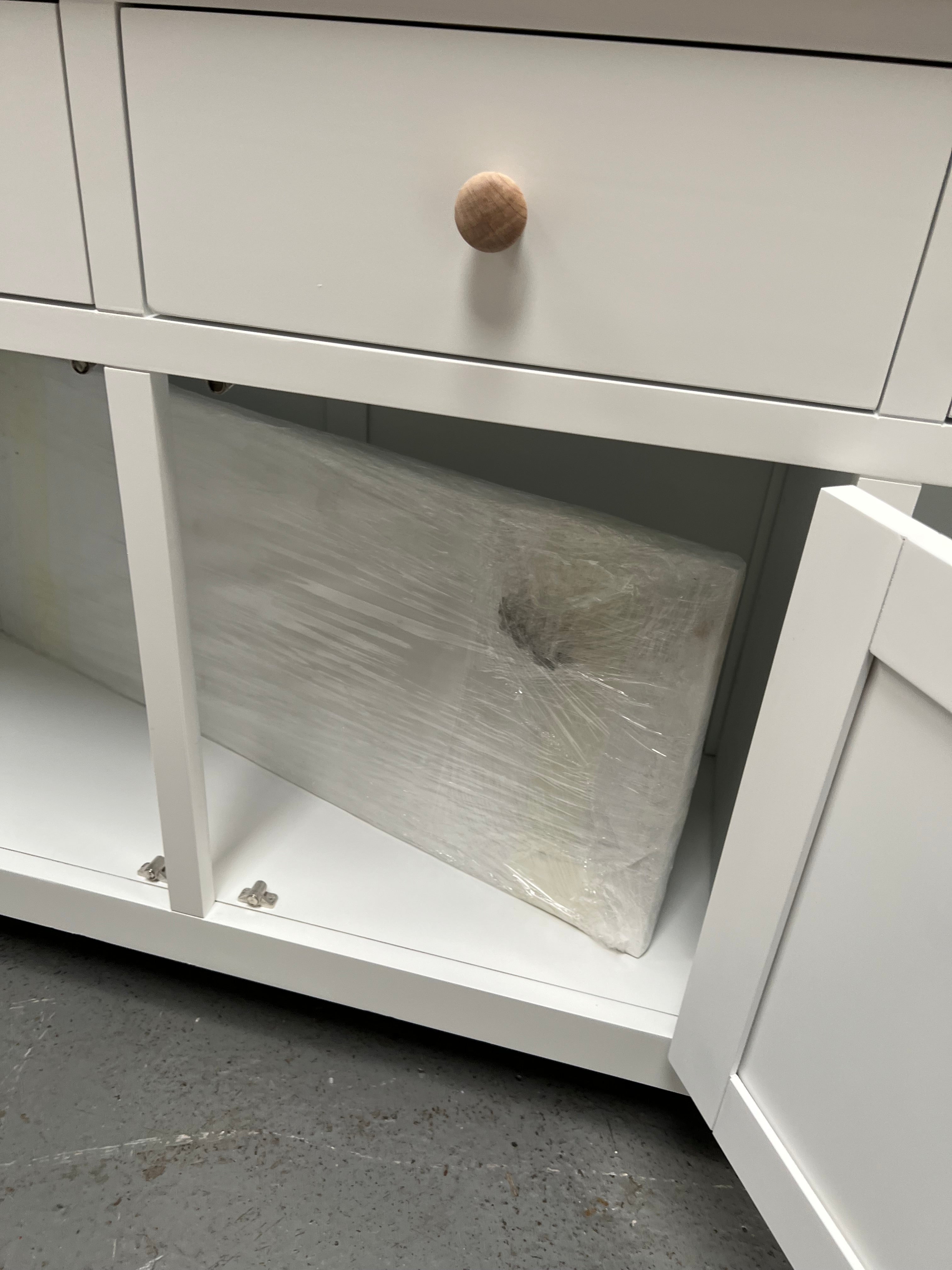 CHESTER PURE WHITE
Extra Large Sideboard Quality Furniture Clearance Ltd