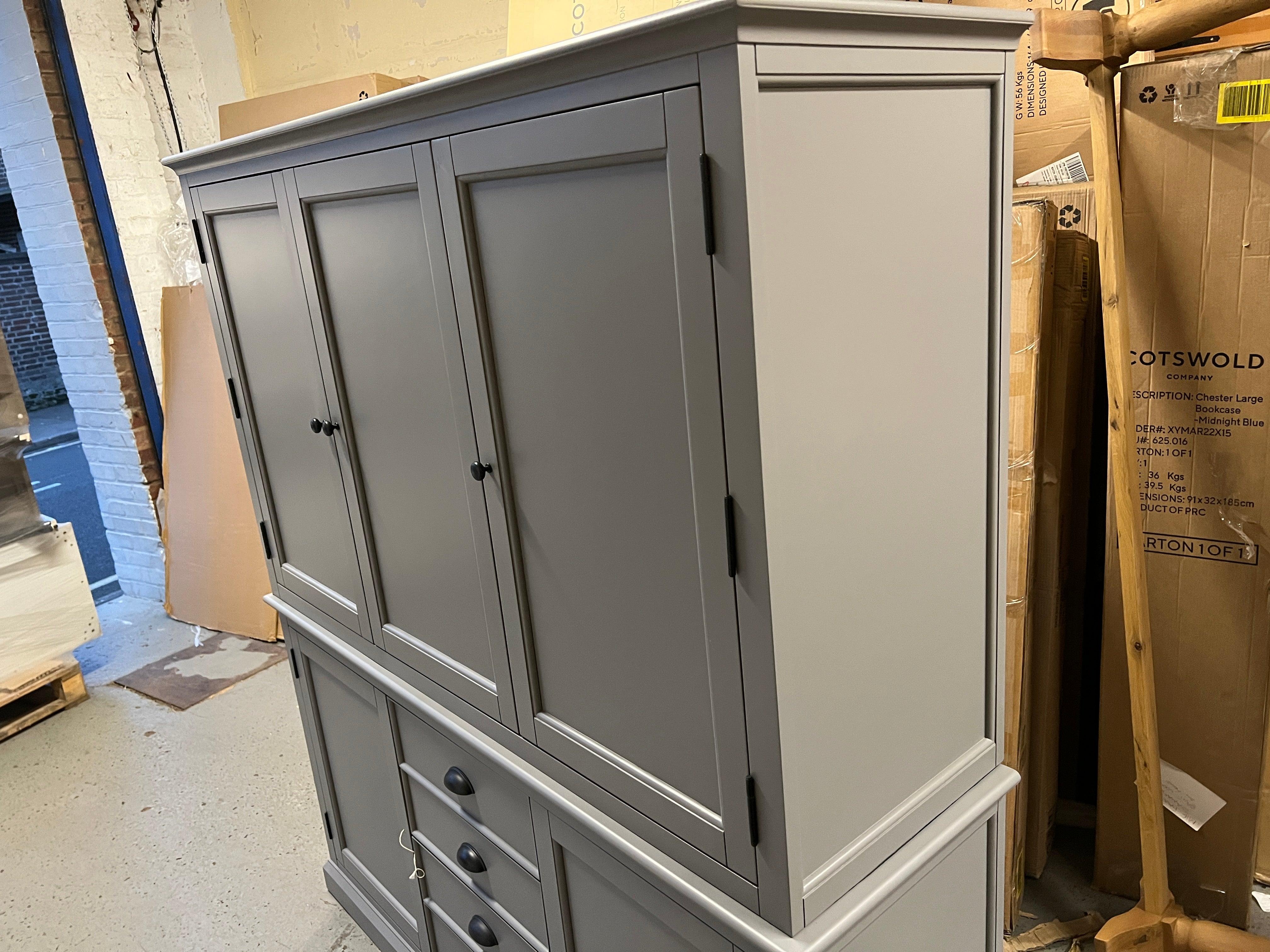 STOW FLINT GREY
Grand Triple Larder Quality Furniture Clearance Ltd