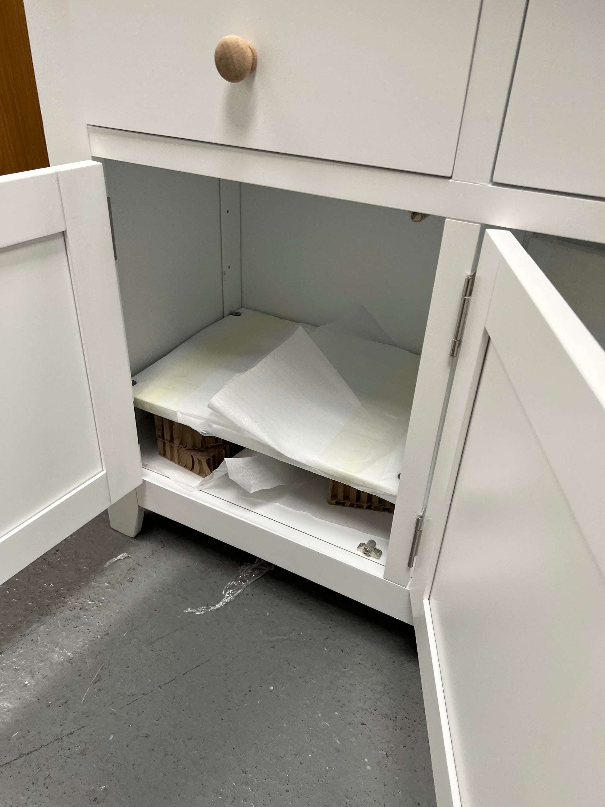 CHESTER PURE WHITE
Extra Large Sideboard Quality Furniture Clearance Ltd