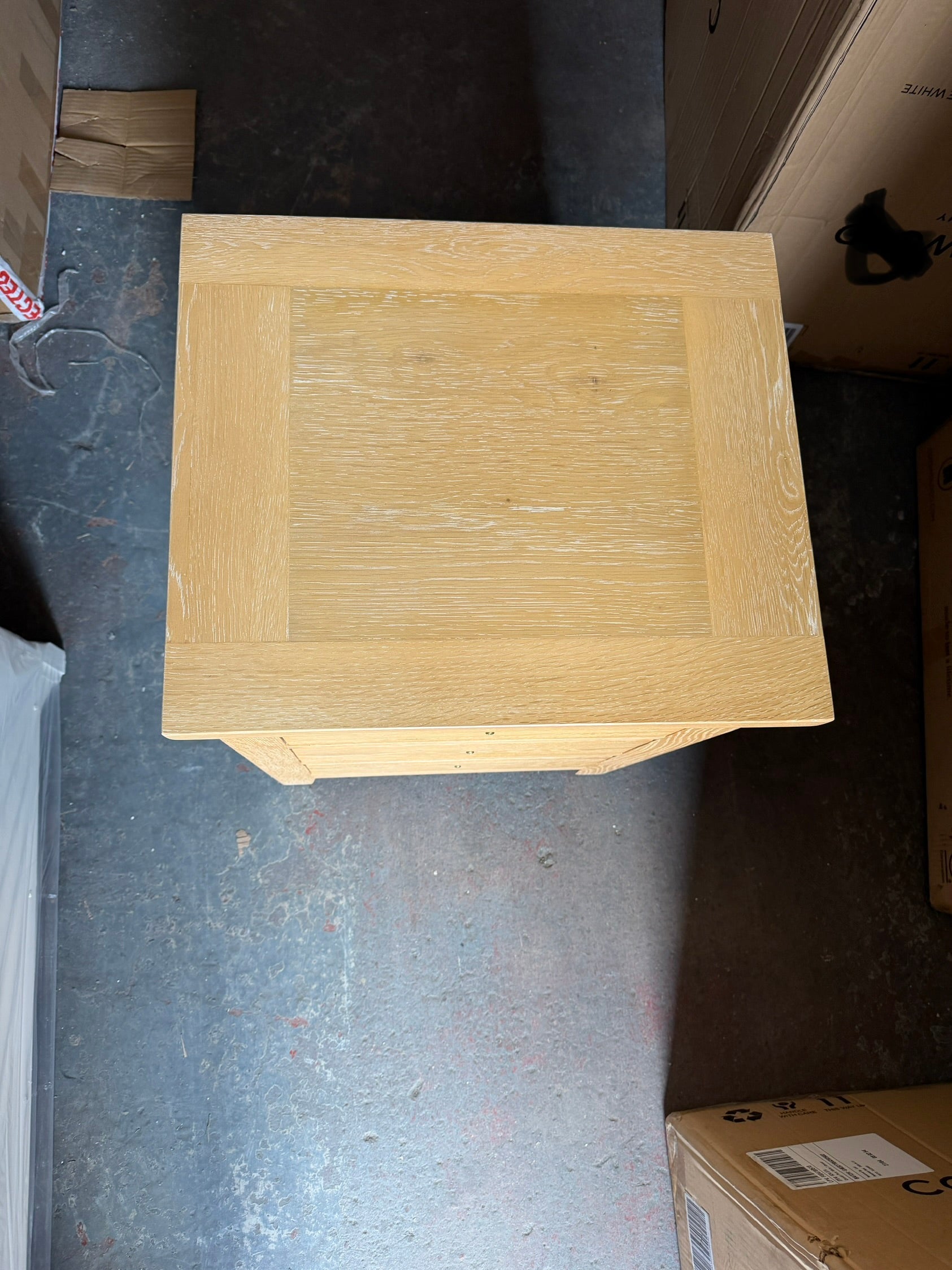INGLESHAM WHITEWASH OAK
3 Drawer Bedside Table Quality Furniture Clearance Ltd