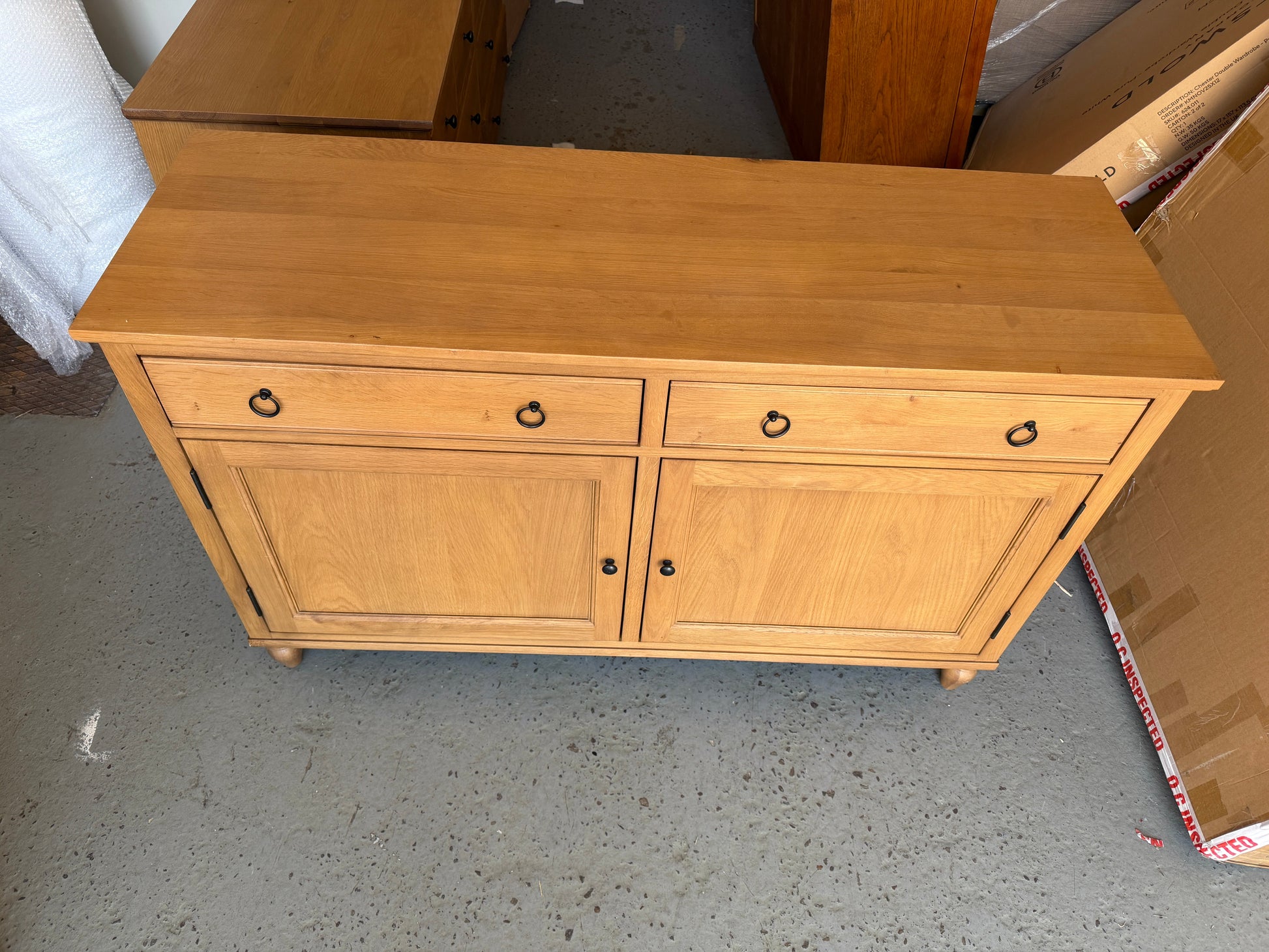 ELKSTONE MELLOW OAK
Large Sideboard Quality Furniture Clearance Ltd