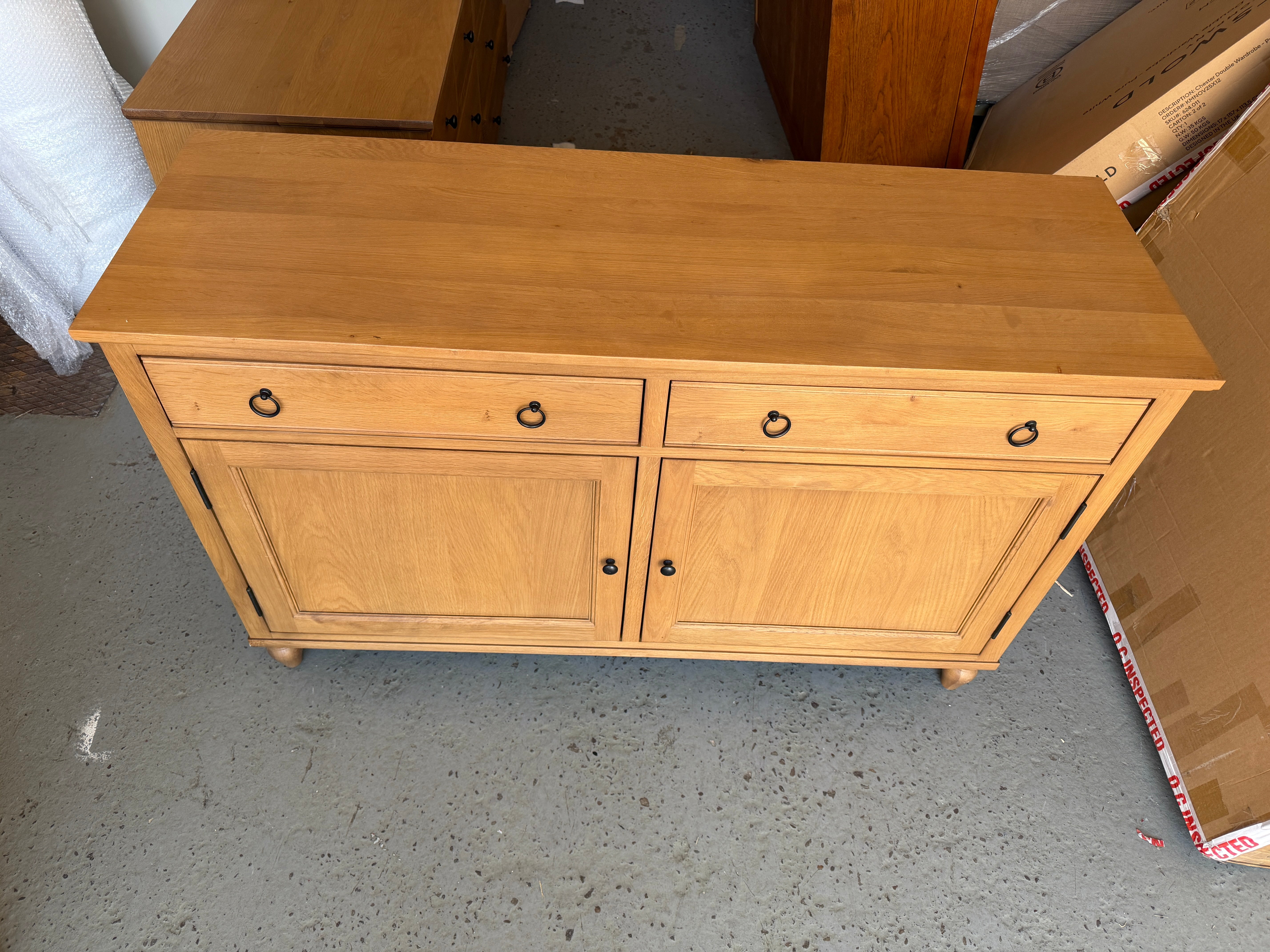 ELKSTONE MELLOW OAK
Large Sideboard Quality Furniture Clearance Ltd