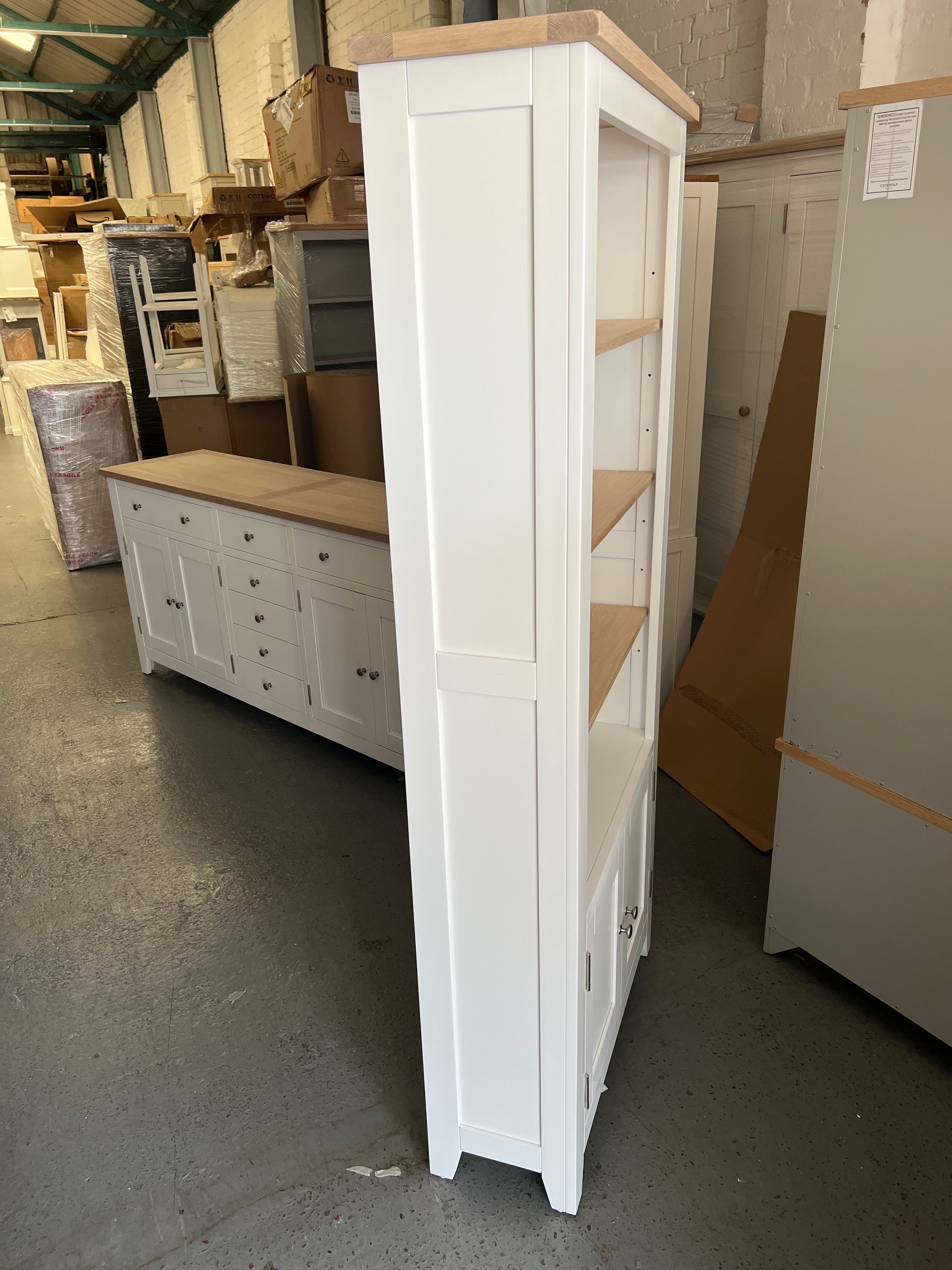CHESTER PURE WHITE
Alcove Display Cabinet Quality Furniture Clearance Ltd