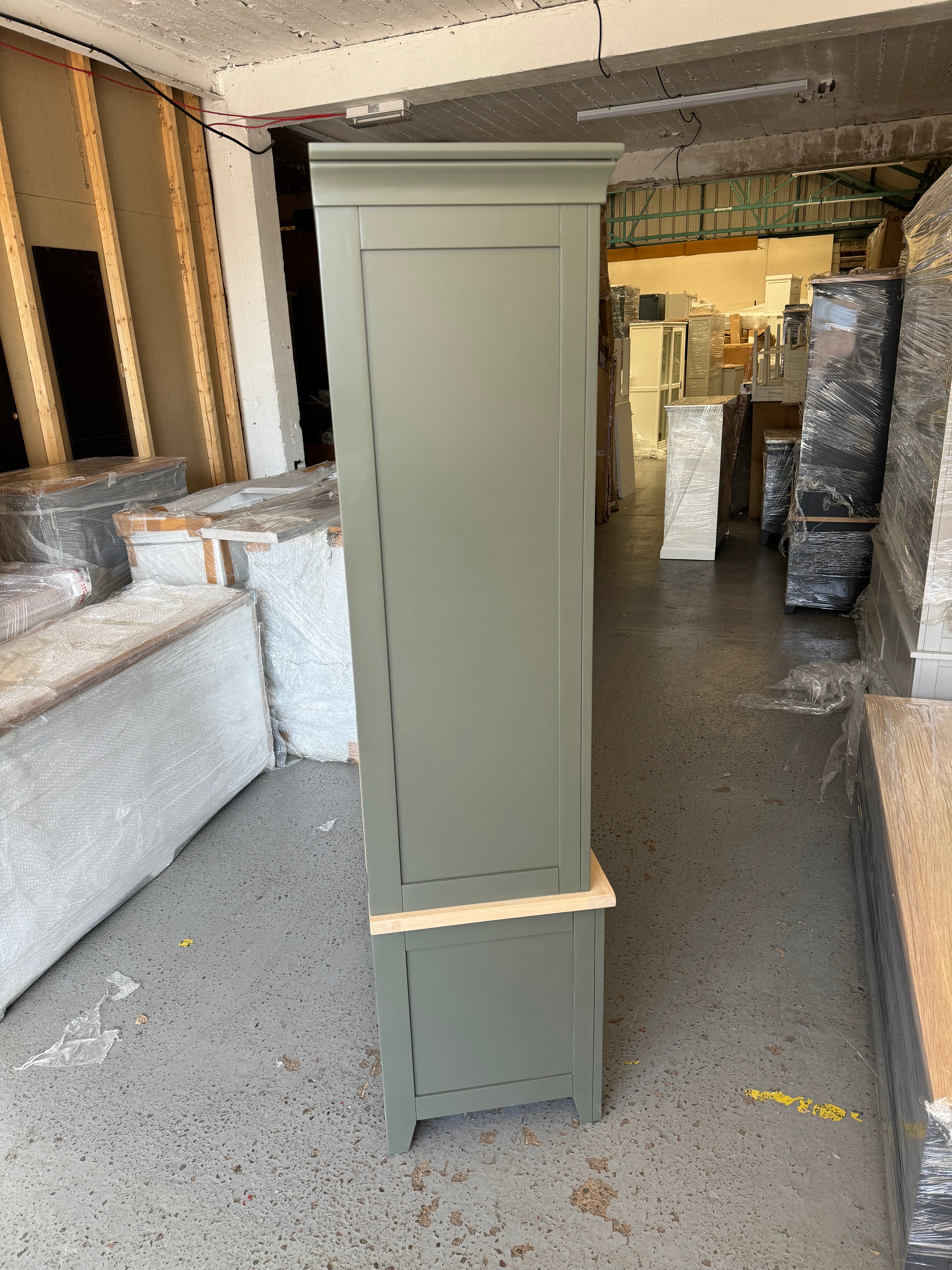 CHESTER FOREST GREEN
Double Larder Quality Furniture Clearance Ltd