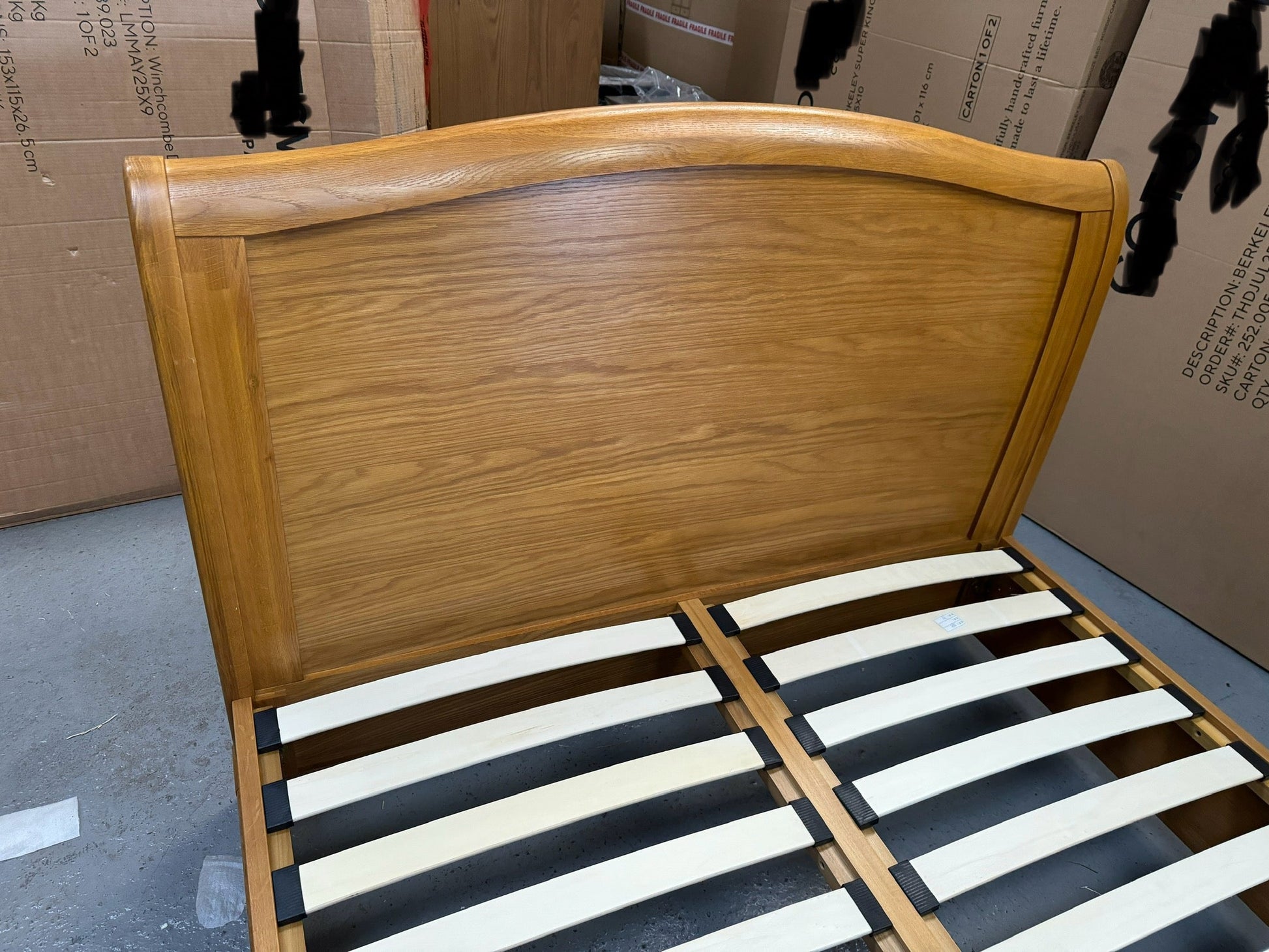 WINCHCOMBE OILED OAK
Double Sleigh Bed Quality Furniture Clearance Ltd