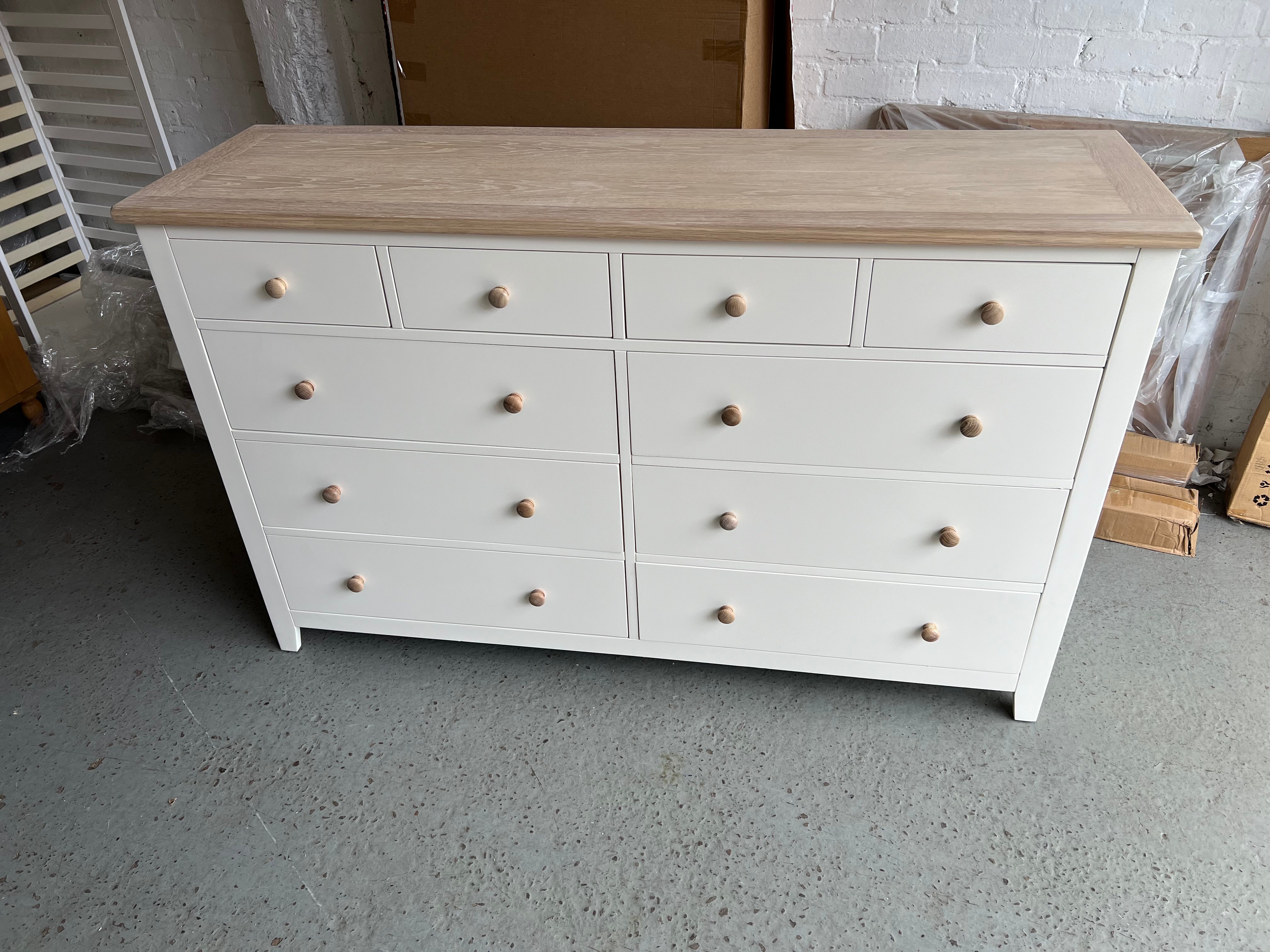 CHESTER CLASSIC CREAM
10 Drawer Chest Quality Furniture Clearance Ltd