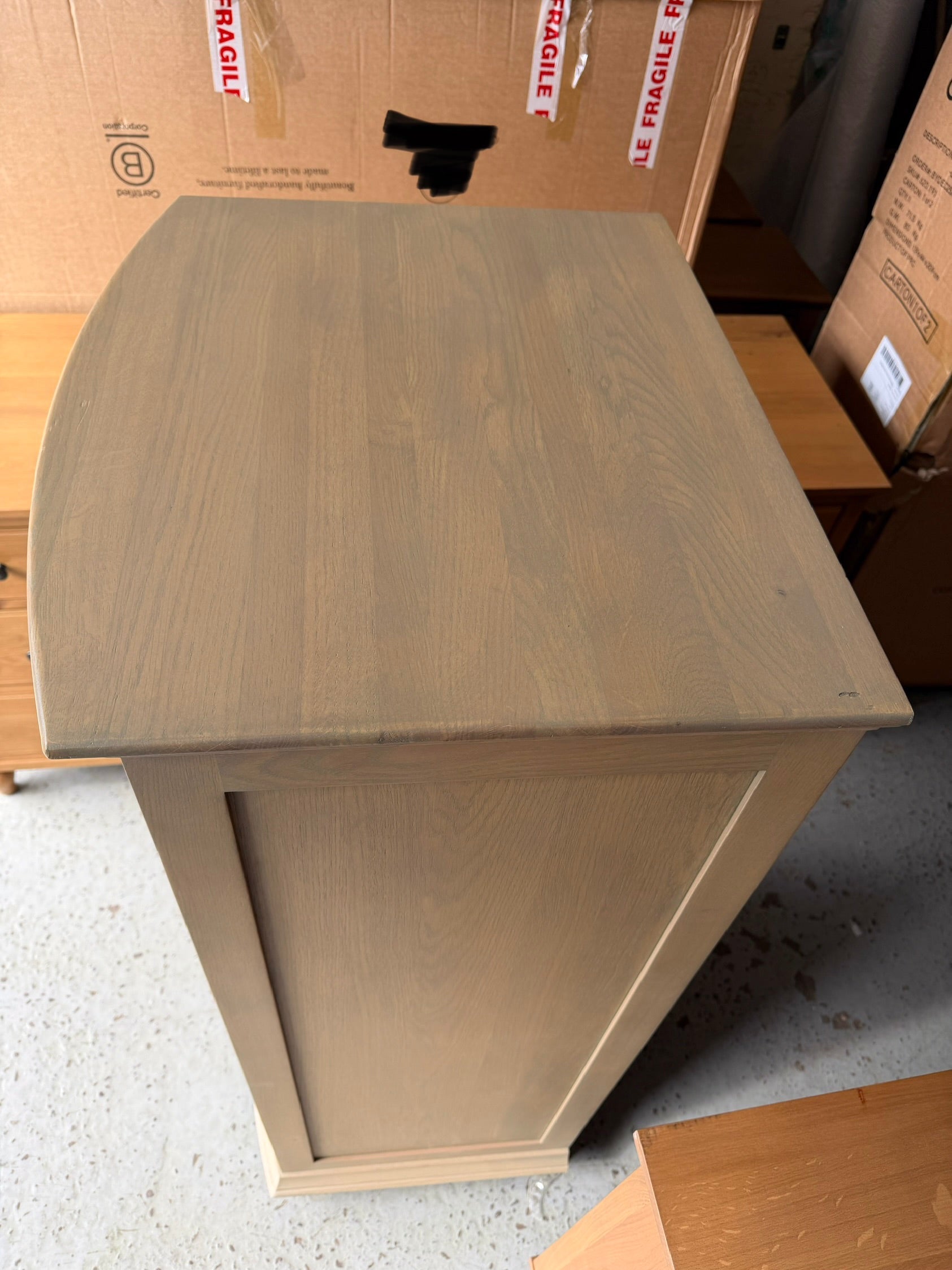 WINCHCOMBE SMOKED OAK
Vanity Tall Boy Quality Furniture Clearance Ltd