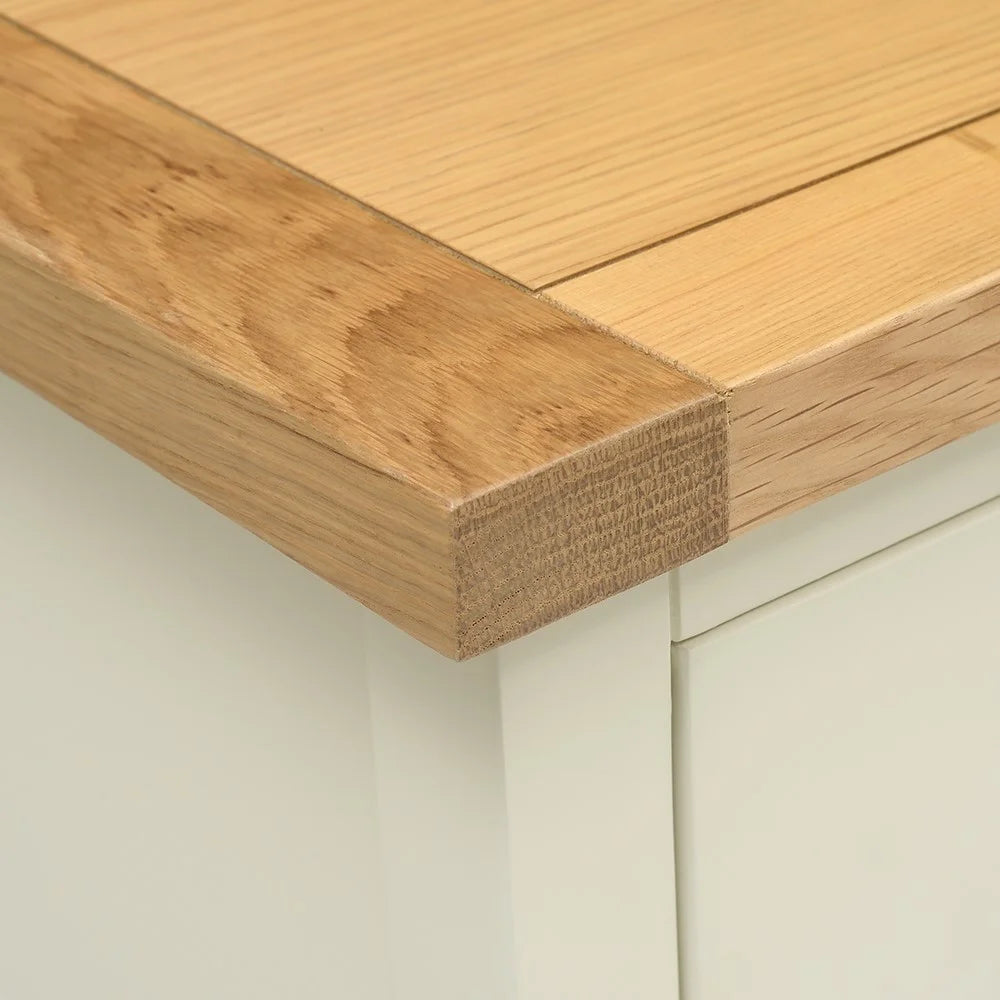 SIMPLY COTSWOLD CLASSIC CREAM
Pair of Bedside Tables Quality Furniture Clearance Ltd